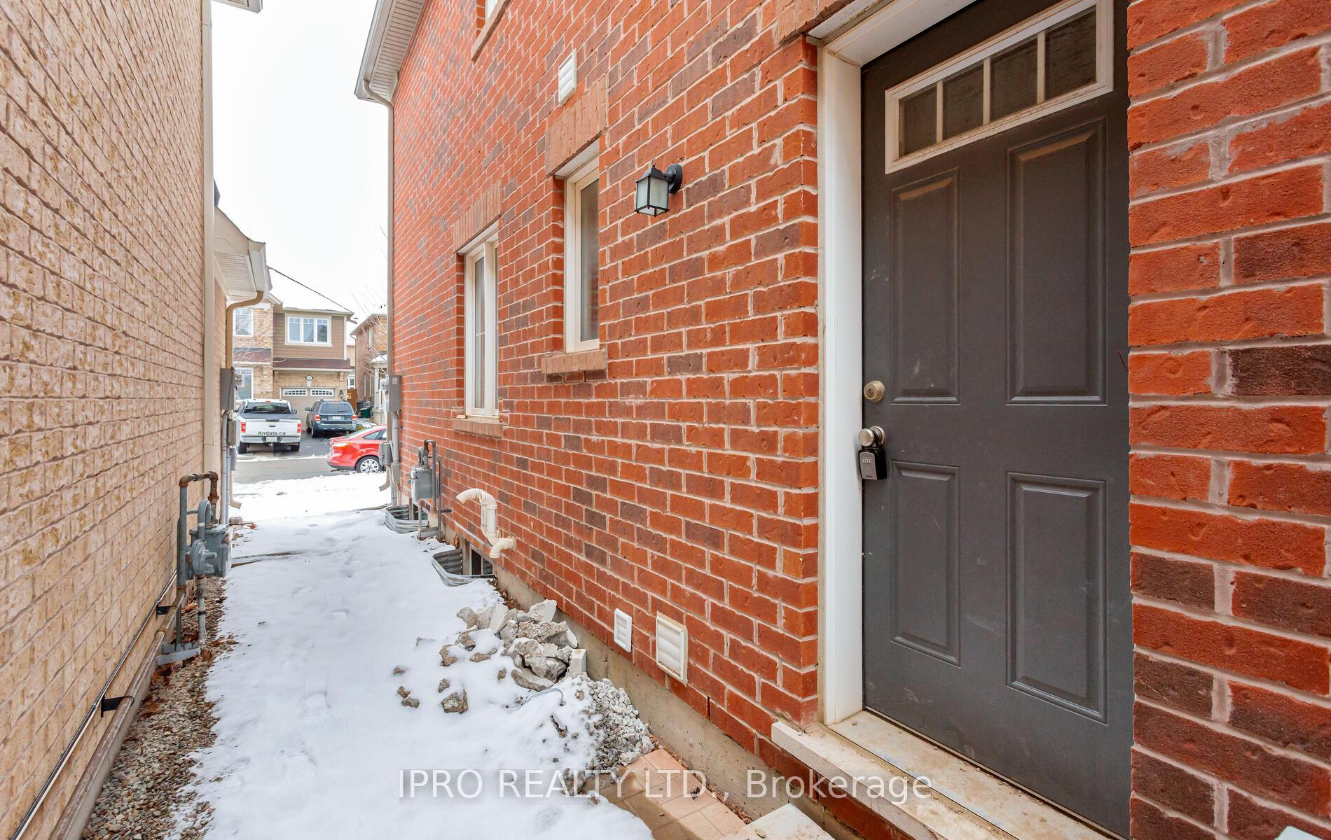 Photo 41 of 261 Gleave ( Upper Level) Terrace, Milton, Harrison — HOMEH