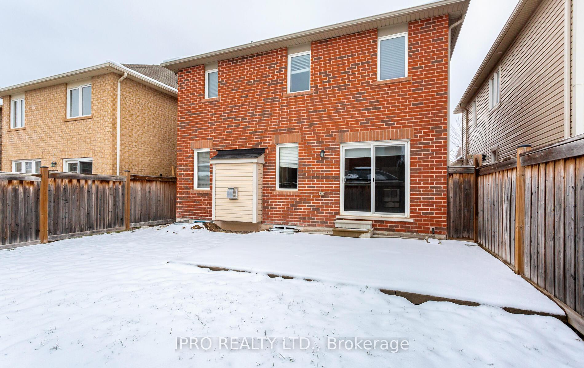 Photo 44 of 261 Gleave ( Upper Level) Terrace, Milton, Harrison — HOMEH