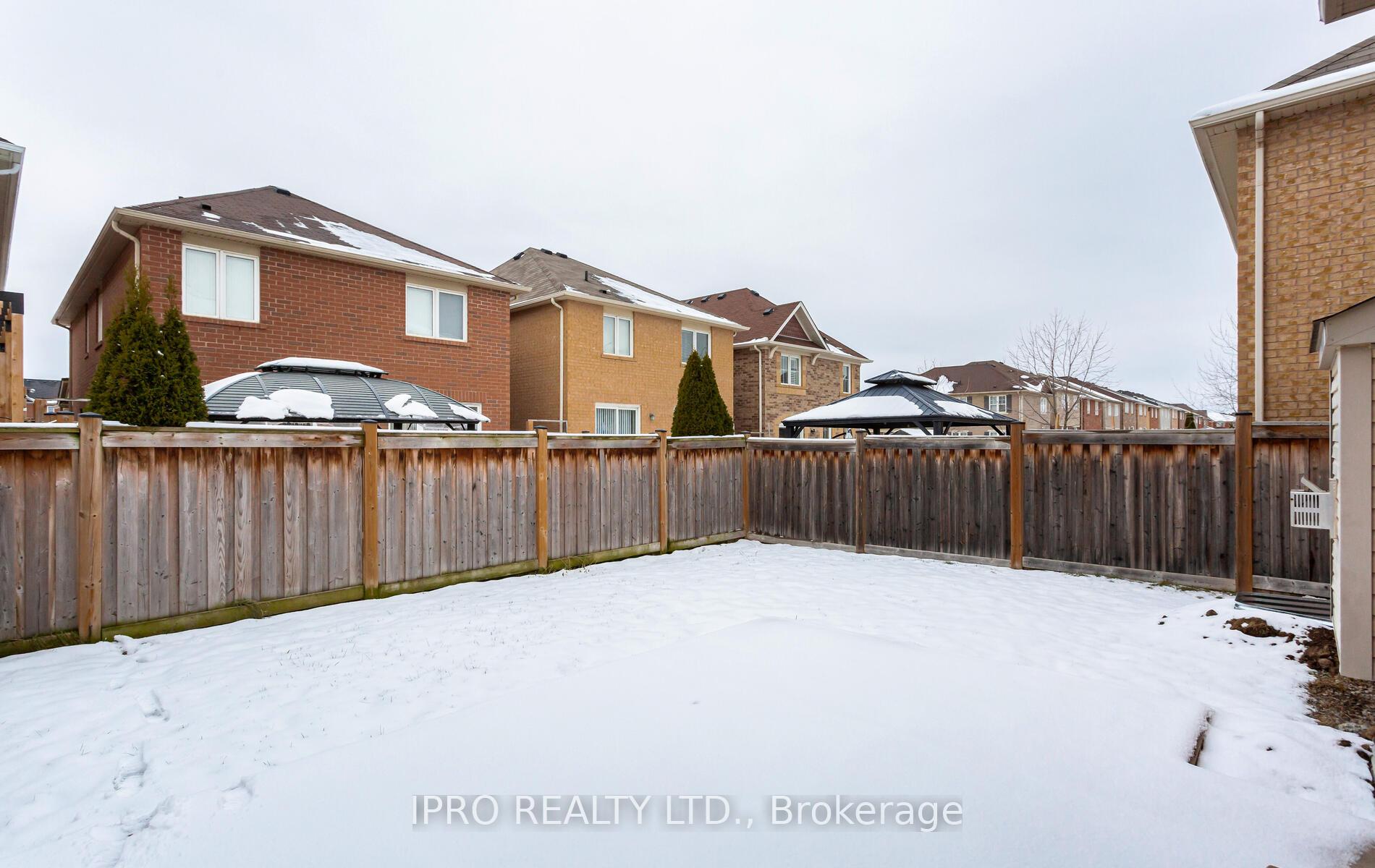 Photo 45 of 261 Gleave ( Upper Level) Terrace, Milton, Harrison — HOMEH