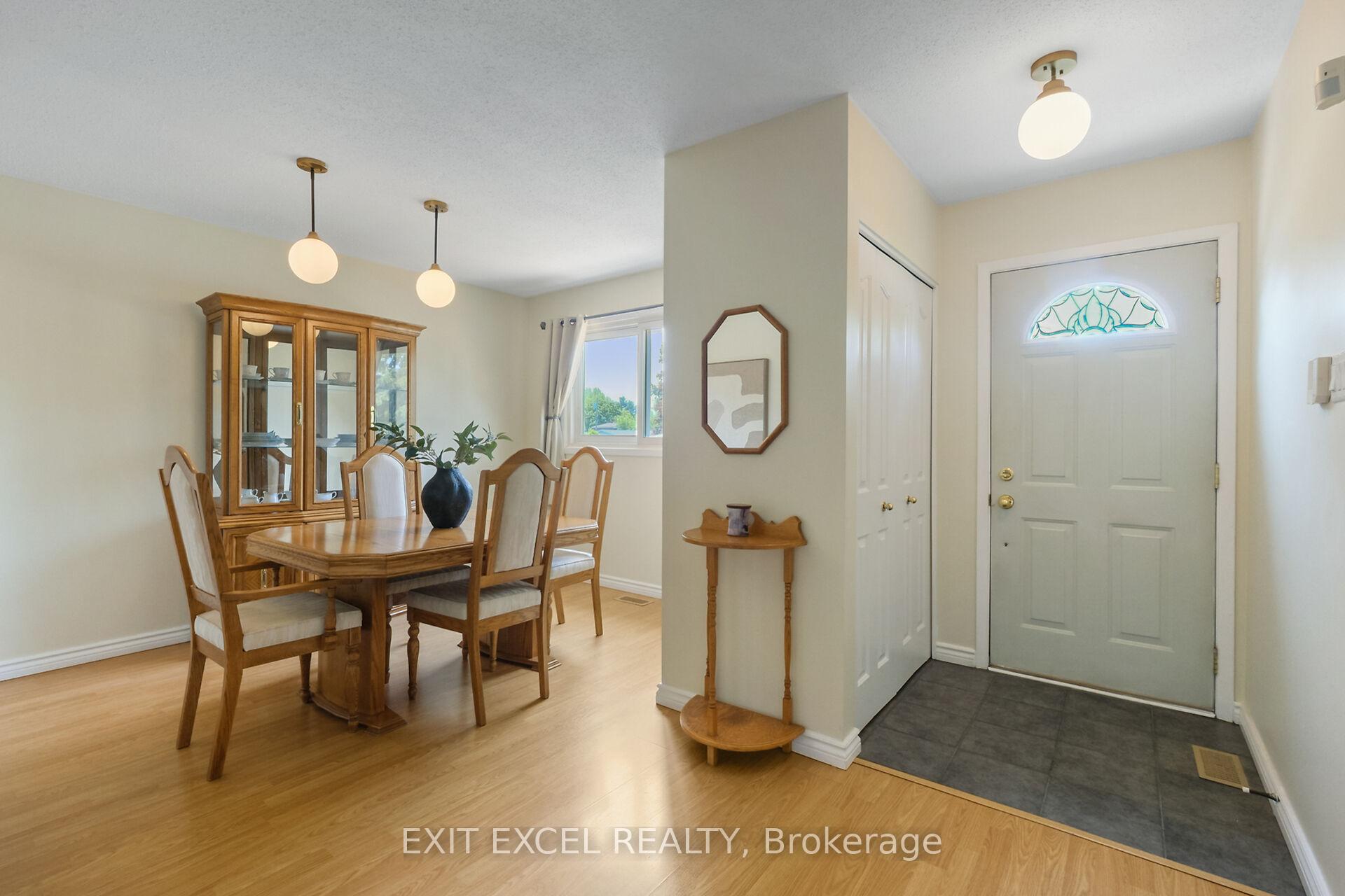 Photo 3 of 396 Roxdale Avenue, Ottawa, Bilberry Creek/Queenswood Heights — HOMEH