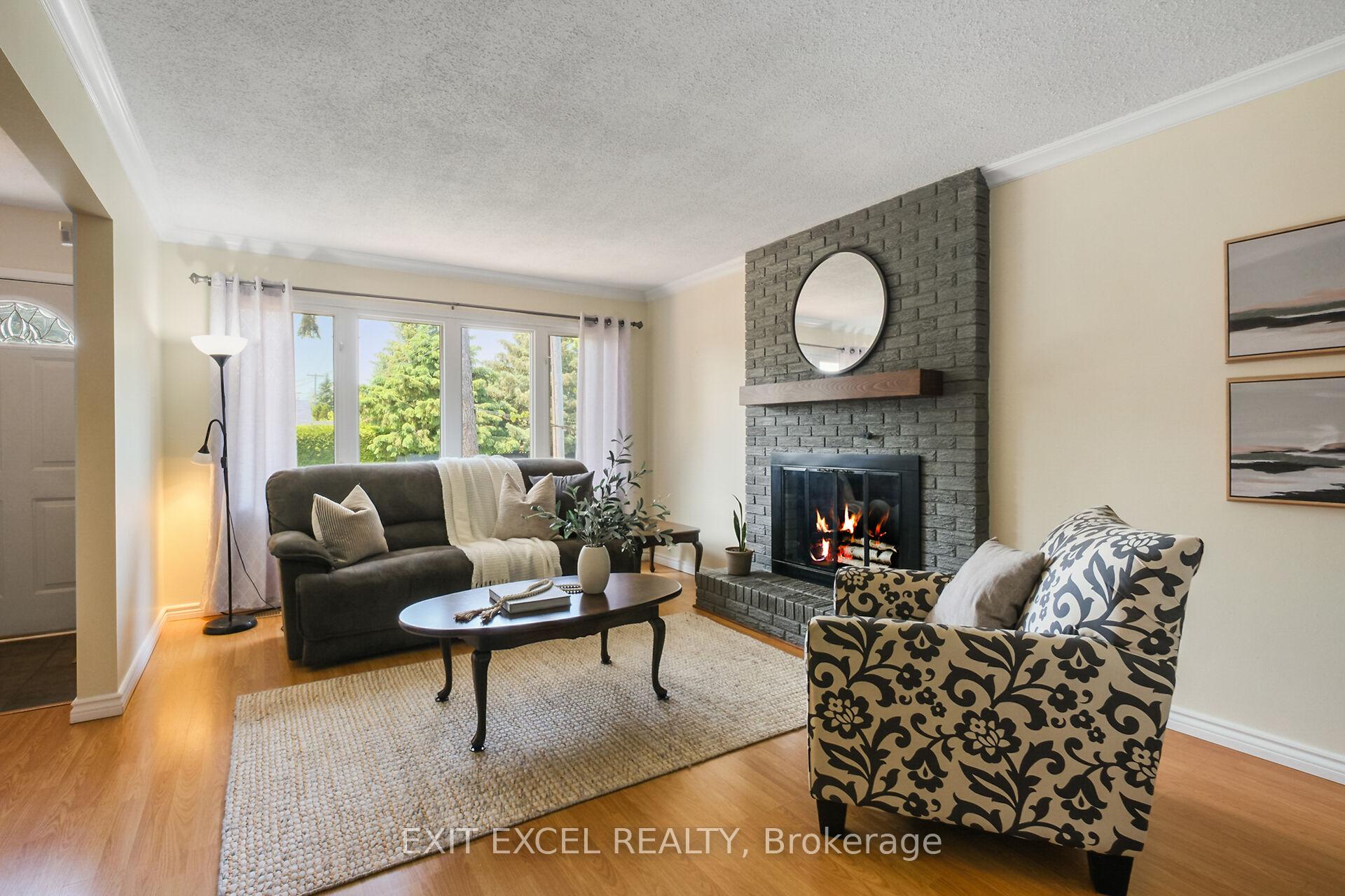 Photo 5 of 396 Roxdale Avenue, Ottawa, Bilberry Creek/Queenswood Heights — HOMEH