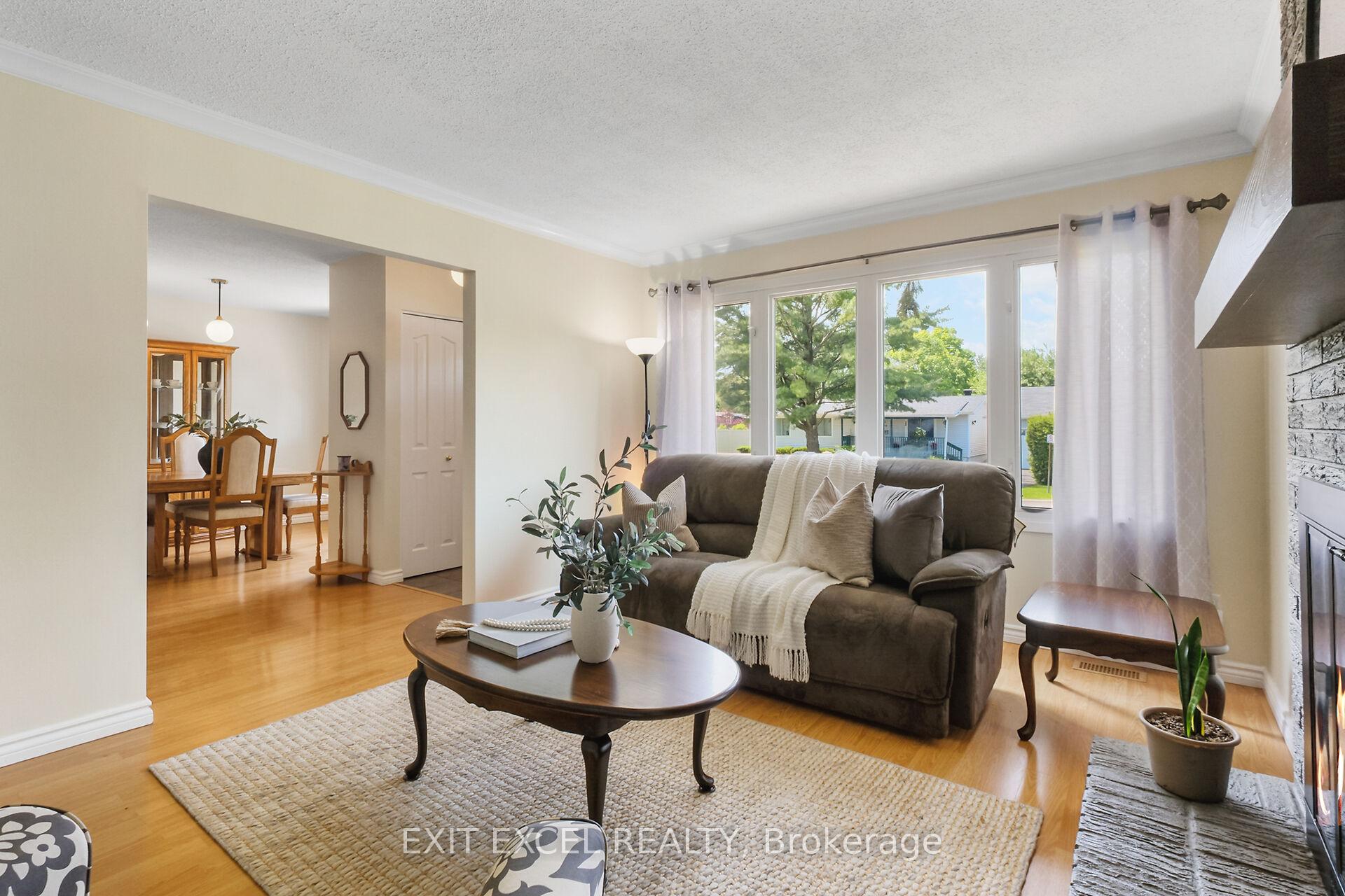 Photo 6 of 396 Roxdale Avenue, Ottawa, Bilberry Creek/Queenswood Heights — HOMEH