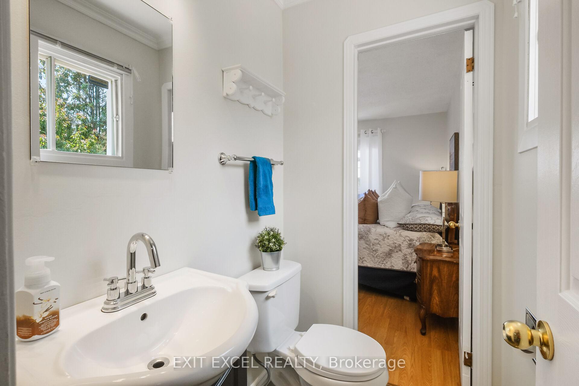 Photo 13 of 396 Roxdale Avenue, Ottawa, Bilberry Creek/Queenswood Heights — HOMEH