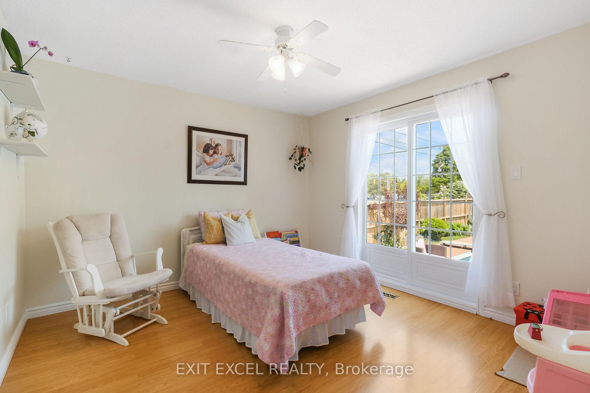 Photo 18 of 396 Roxdale Avenue, Ottawa, Bilberry Creek/Queenswood Heights — HOMEH