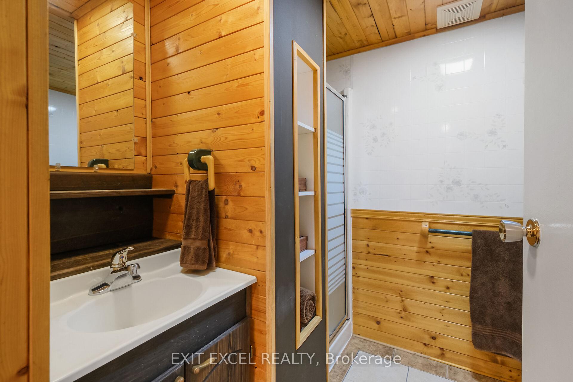 Photo 23 of 396 Roxdale Avenue, Ottawa, Bilberry Creek/Queenswood Heights — HOMEH