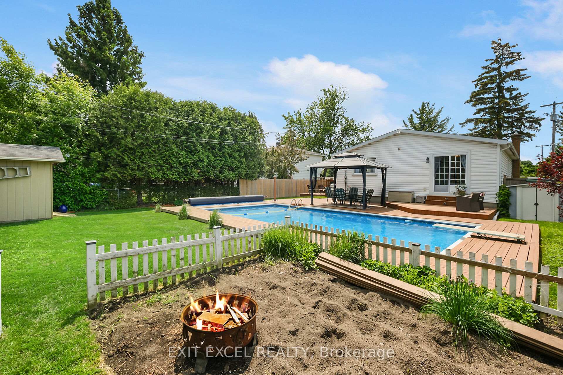 Photo 27 of 396 Roxdale Avenue, Ottawa, Bilberry Creek/Queenswood Heights — HOMEH