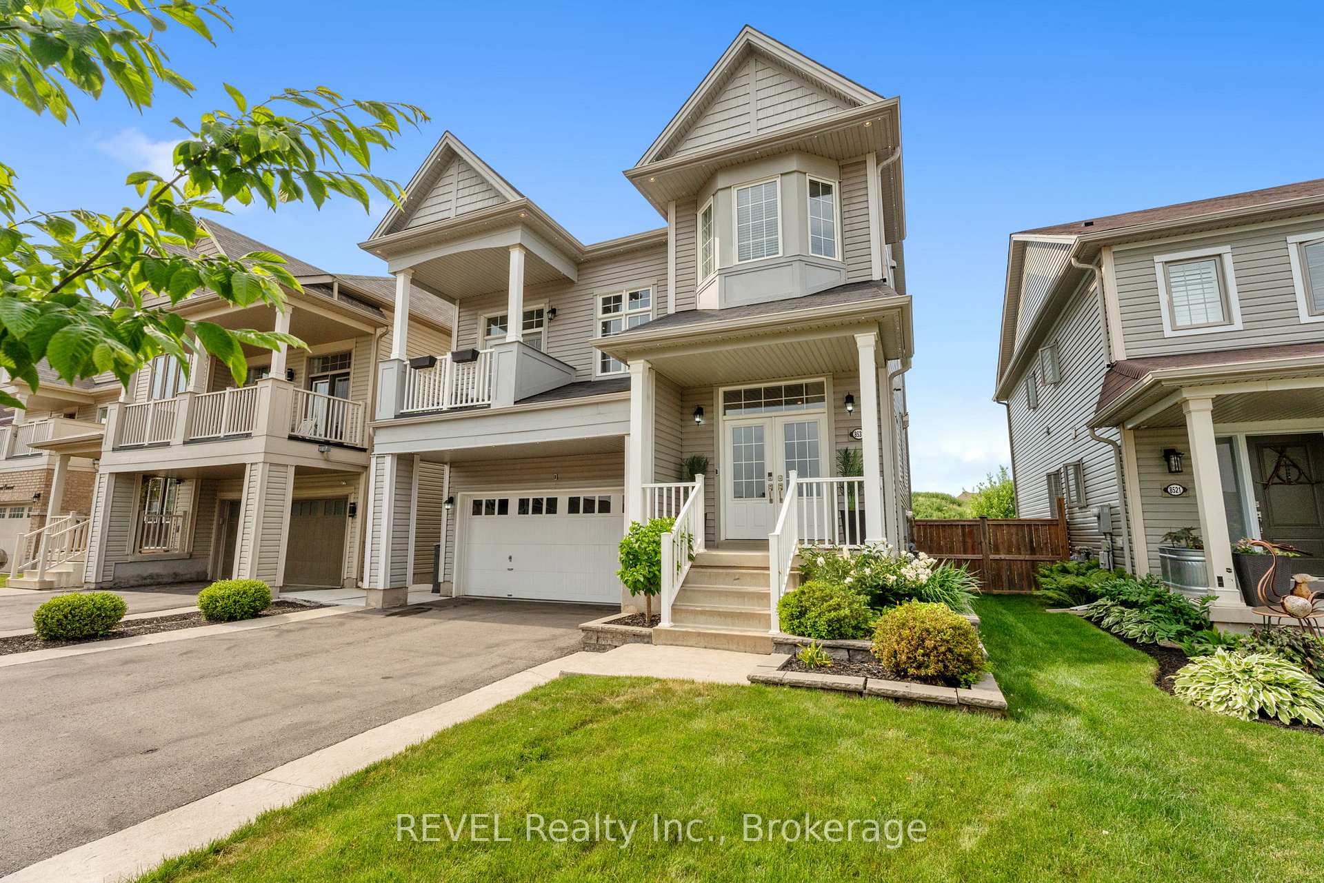 Photo 1 of 8531 Dogwood Crescent, Niagara Falls, Brown — HOMEH