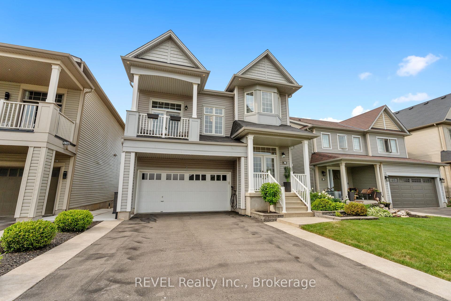 Photo 2 of 8531 Dogwood Crescent, Niagara Falls, Brown — HOMEH