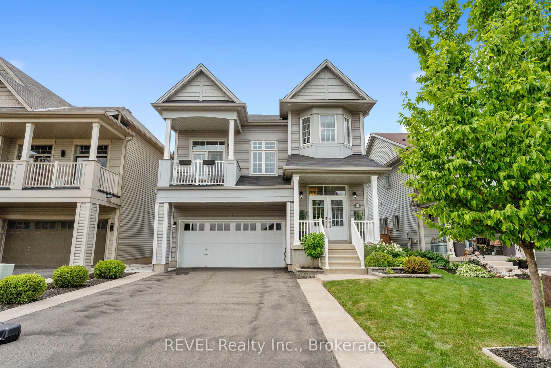 Photo 3 of 8531 Dogwood Crescent, Niagara Falls, Brown — HOMEH