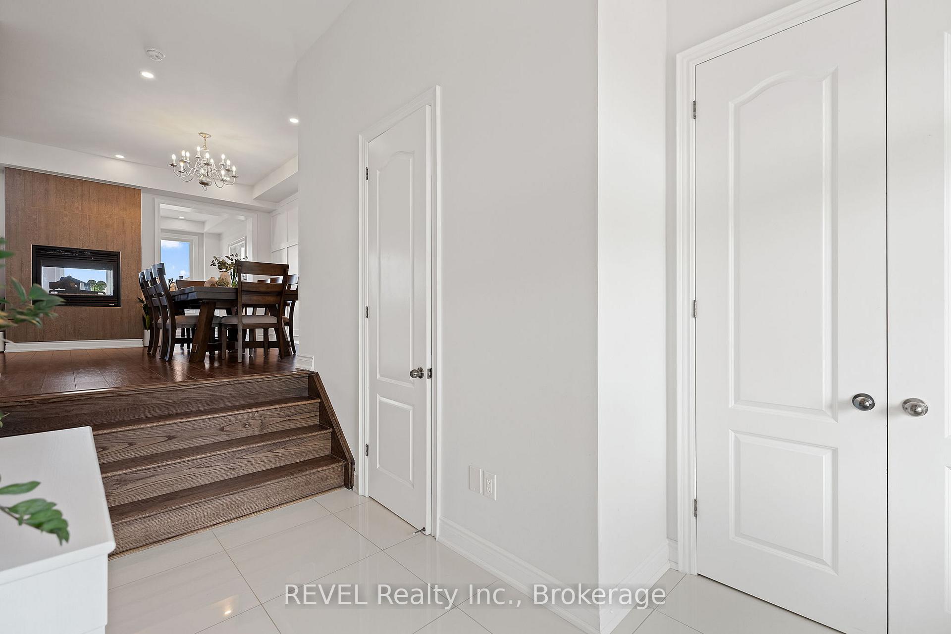 Photo 7 of 8531 Dogwood Crescent, Niagara Falls, Brown — HOMEH
