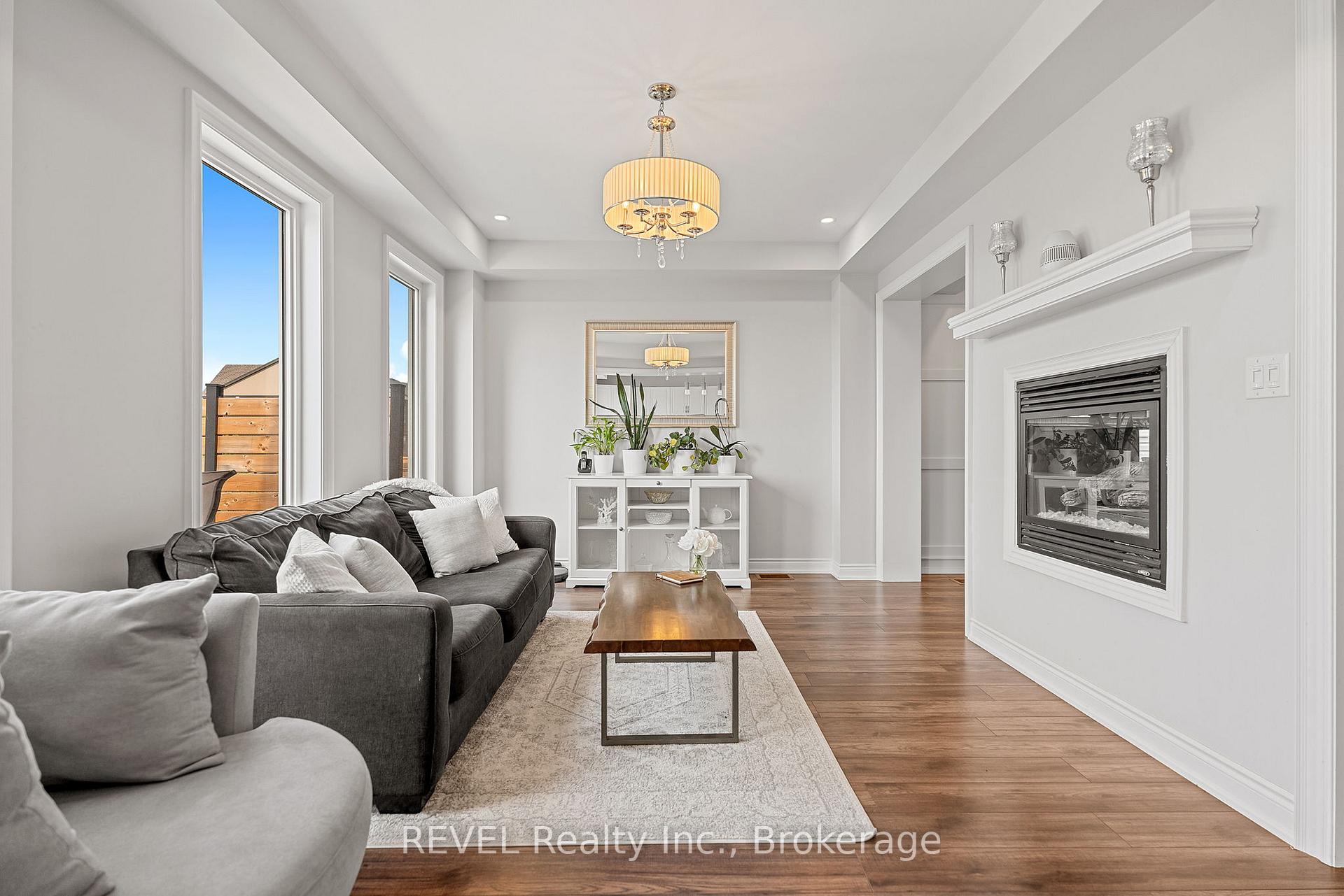 Photo 14 of 8531 Dogwood Crescent, Niagara Falls, Brown — HOMEH