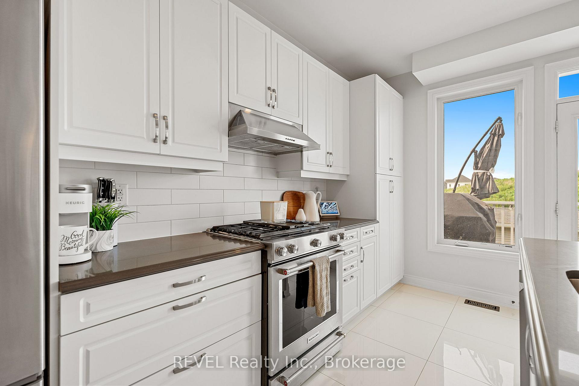 Photo 16 of 8531 Dogwood Crescent, Niagara Falls, Brown — HOMEH