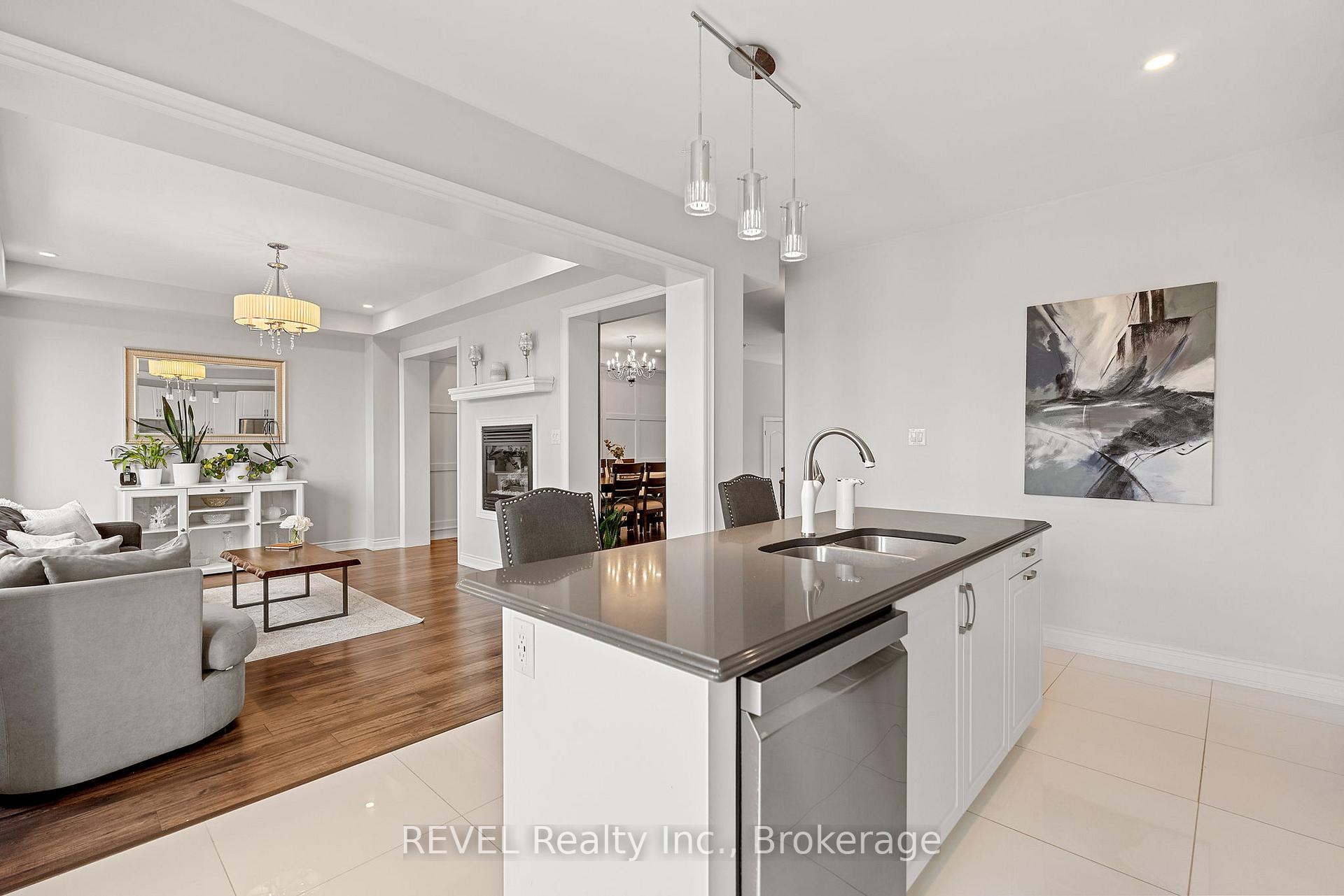 Photo 18 of 8531 Dogwood Crescent, Niagara Falls, Brown — HOMEH
