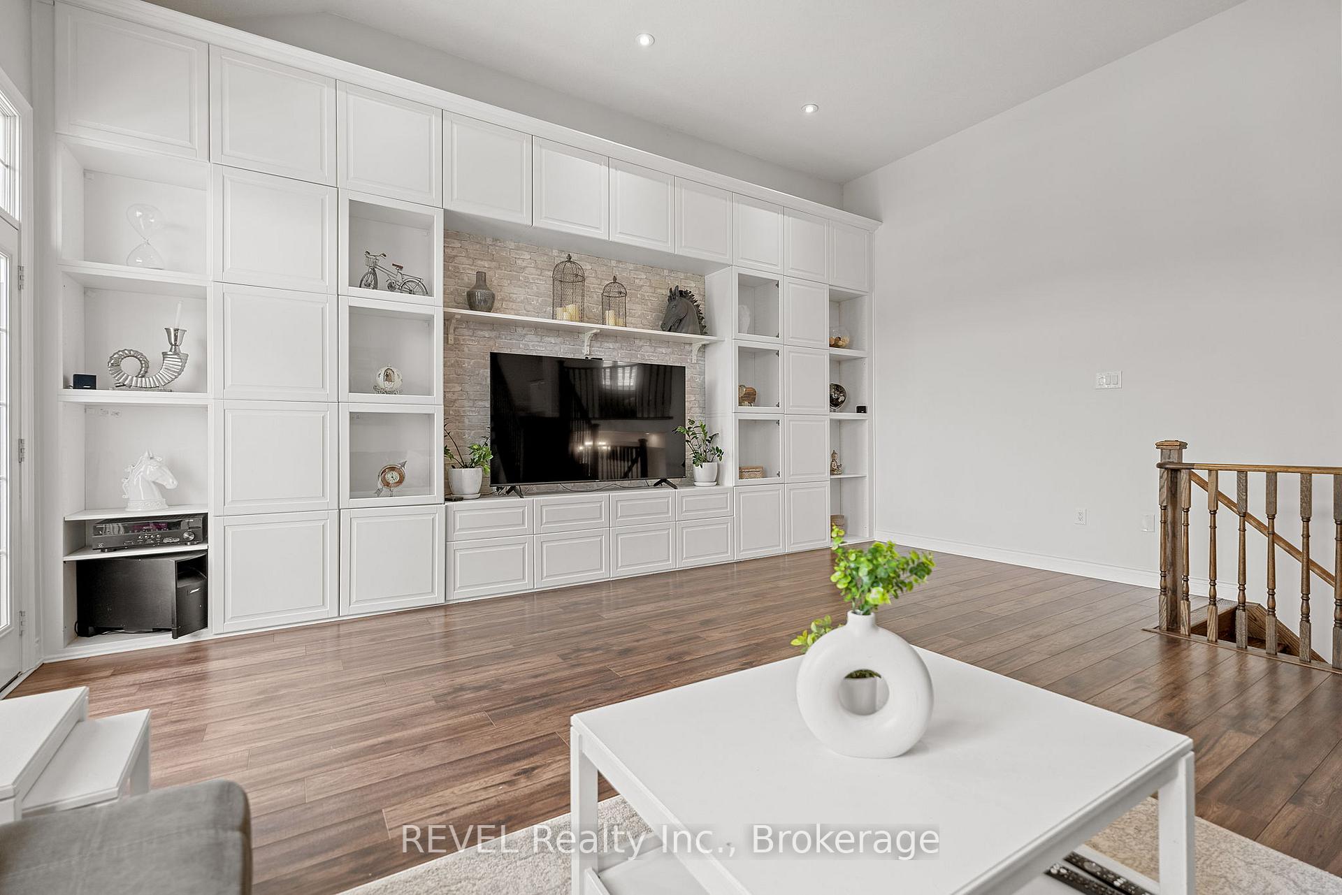 Photo 23 of 8531 Dogwood Crescent, Niagara Falls, Brown — HOMEH