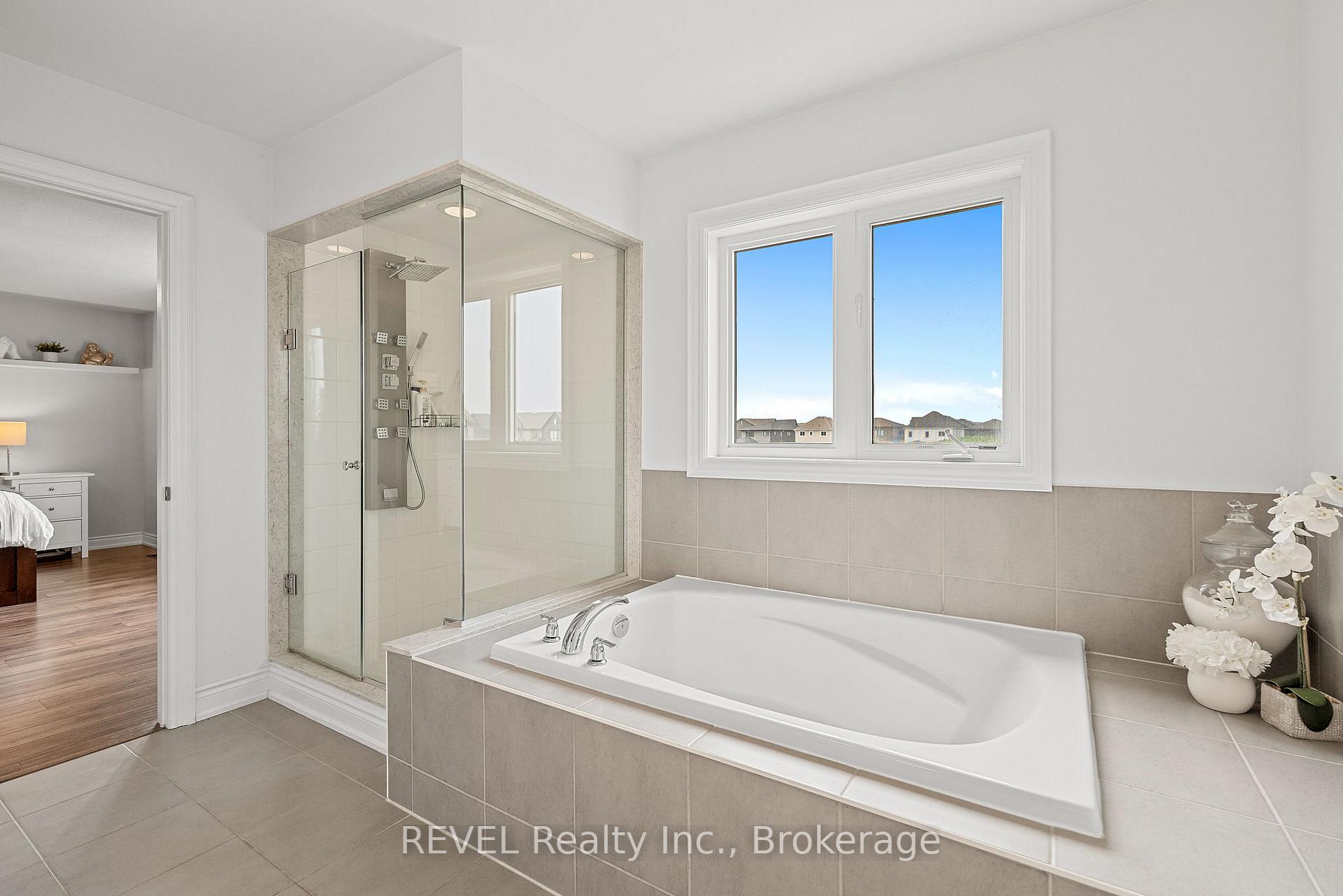 Photo 28 of 8531 Dogwood Crescent, Niagara Falls, Brown — HOMEH