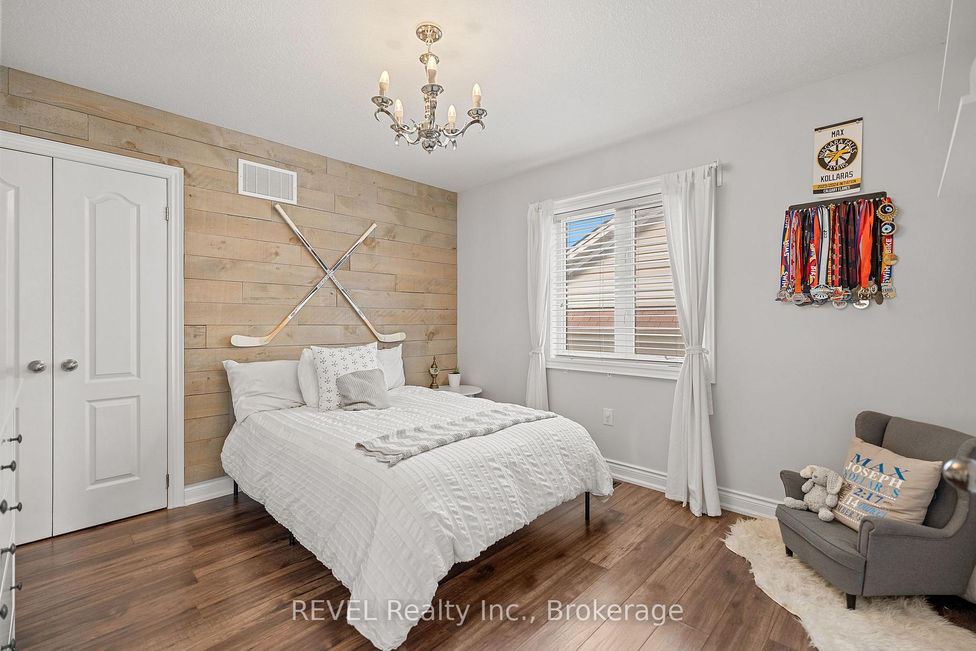 Photo 30 of 8531 Dogwood Crescent, Niagara Falls, Brown — HOMEH