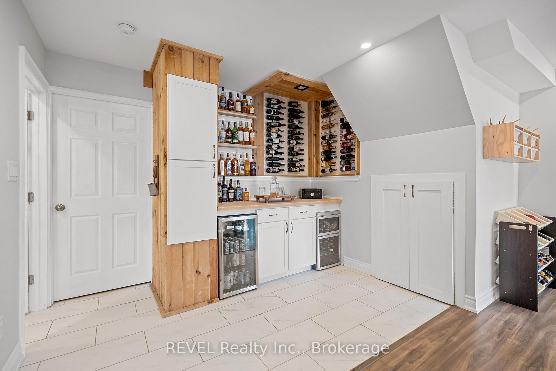 Photo 37 of 8531 Dogwood Crescent, Niagara Falls, Brown — HOMEH