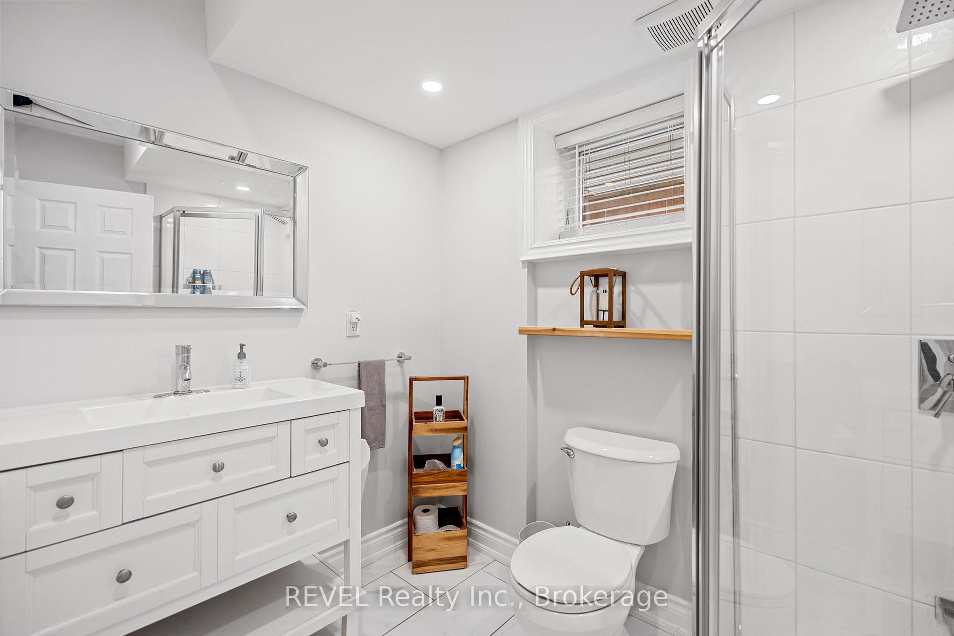 Photo 38 of 8531 Dogwood Crescent, Niagara Falls, Brown — HOMEH