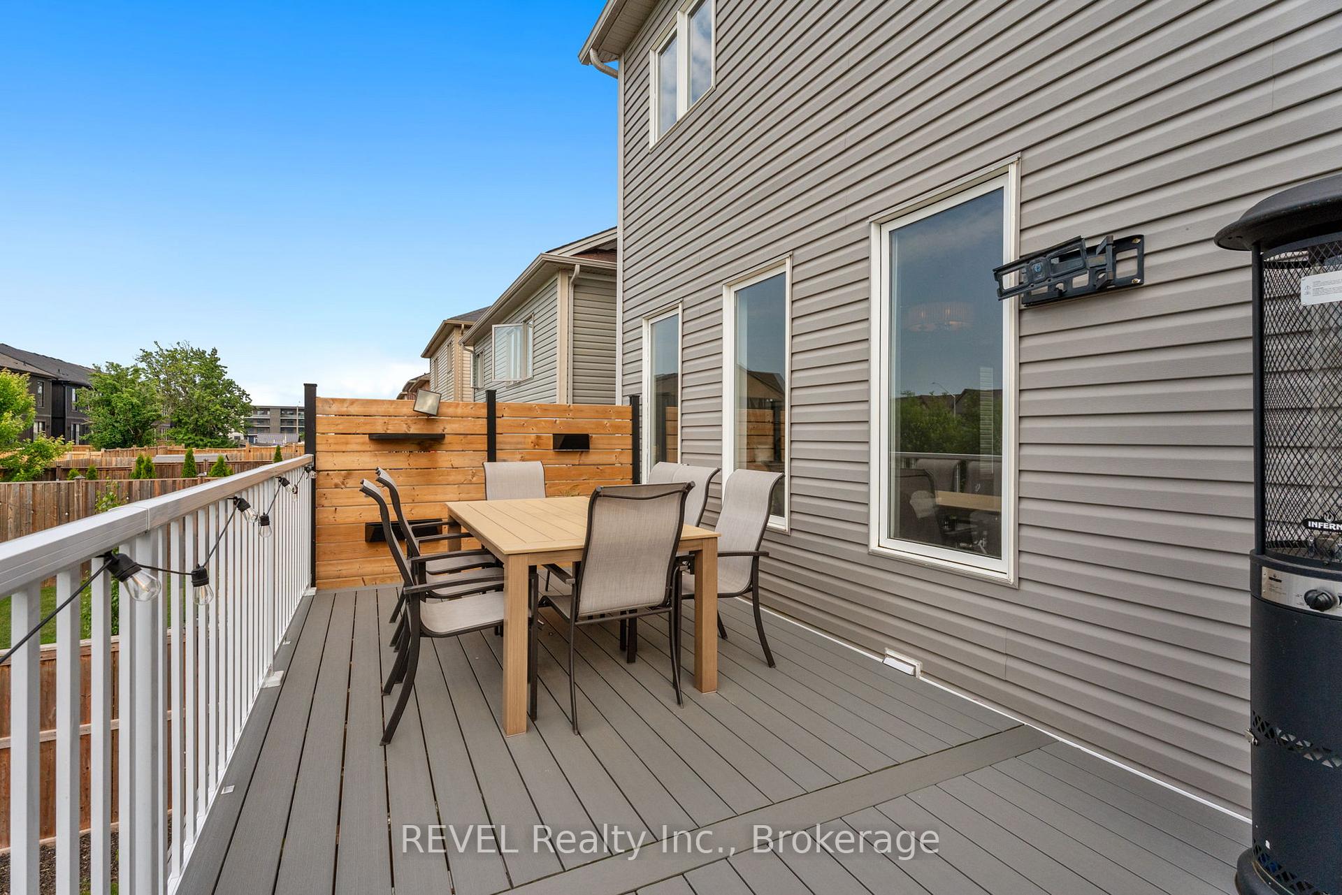 Photo 40 of 8531 Dogwood Crescent, Niagara Falls, Brown — HOMEH