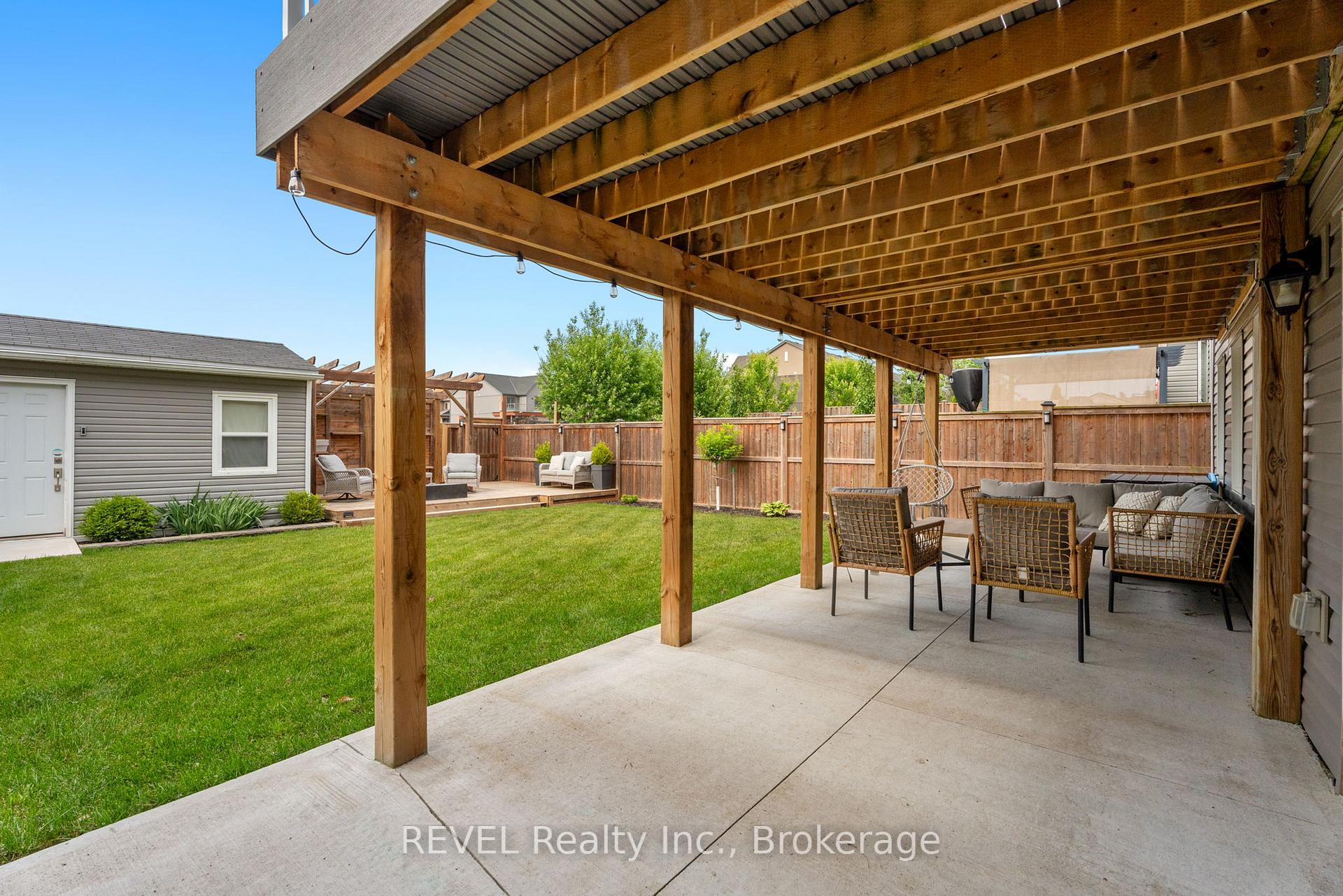 Photo 41 of 8531 Dogwood Crescent, Niagara Falls, Brown — HOMEH