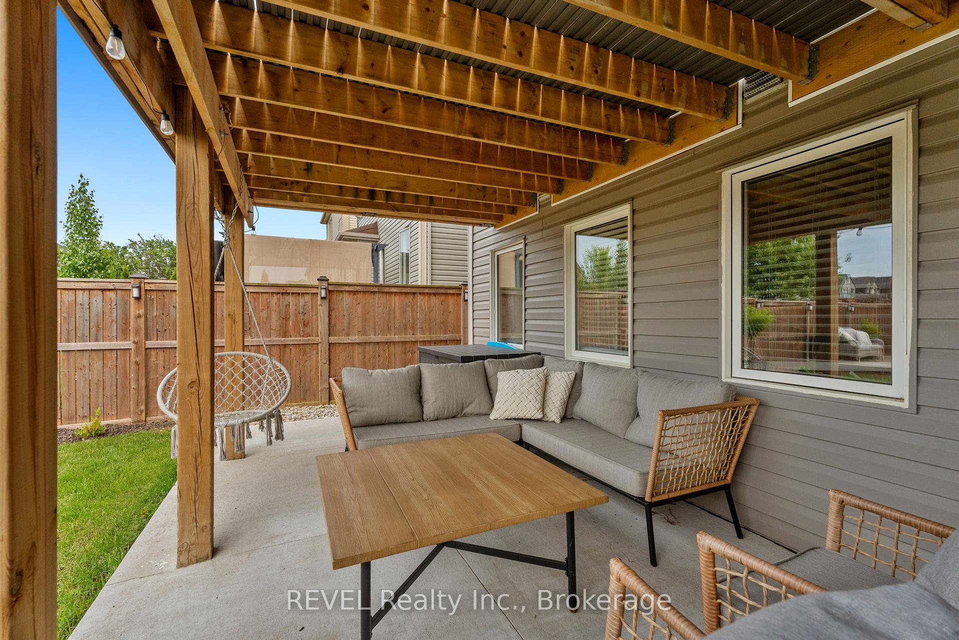 Photo 42 of 8531 Dogwood Crescent, Niagara Falls, Brown — HOMEH