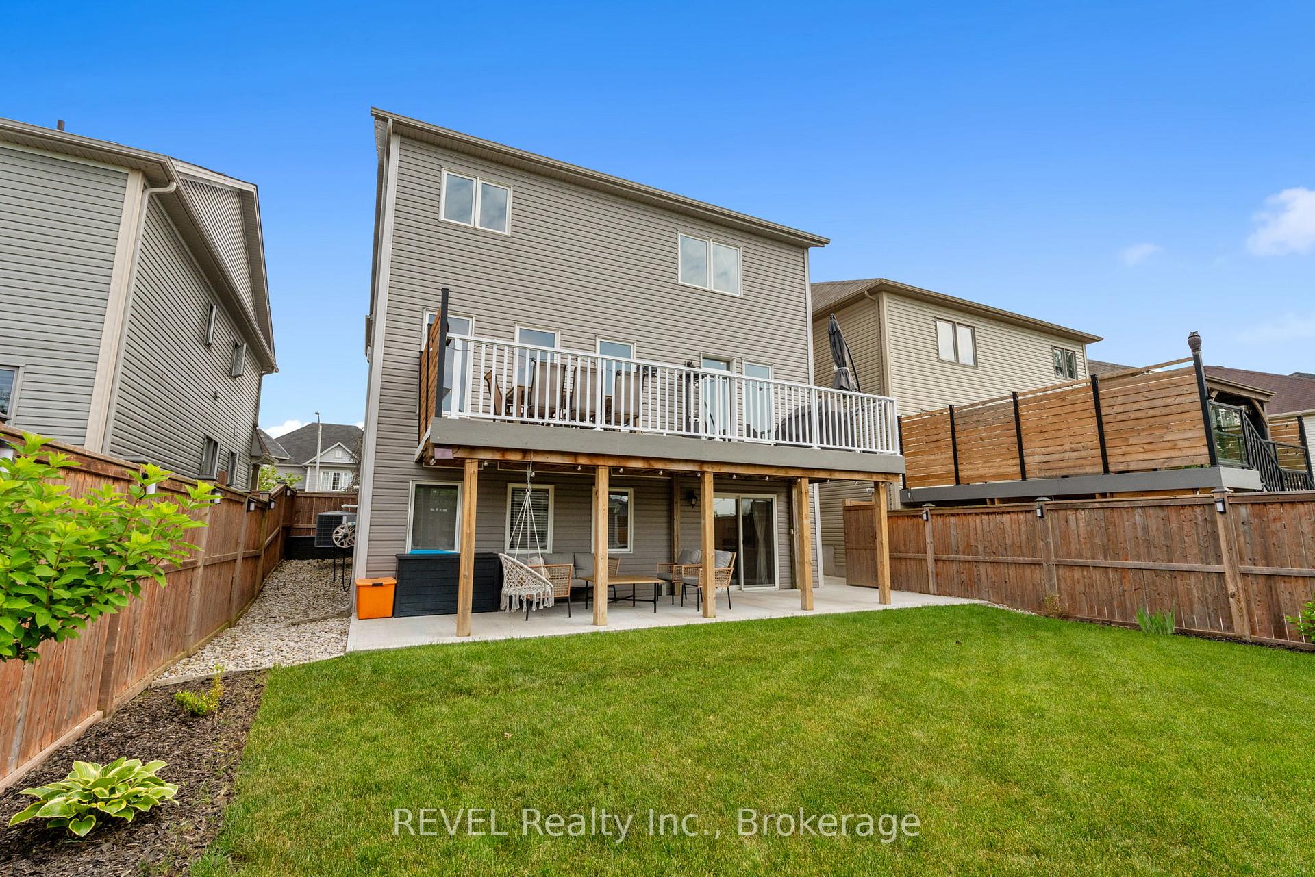 Photo 48 of 8531 Dogwood Crescent, Niagara Falls, Brown — HOMEH