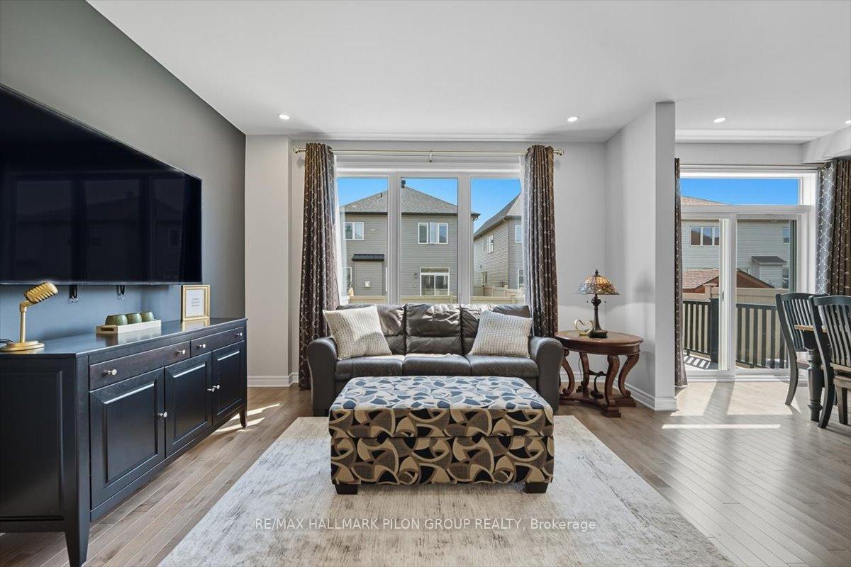 Photo 8 of 690 Decoeur Drive, Ottawa, Avalon West — HOMEH