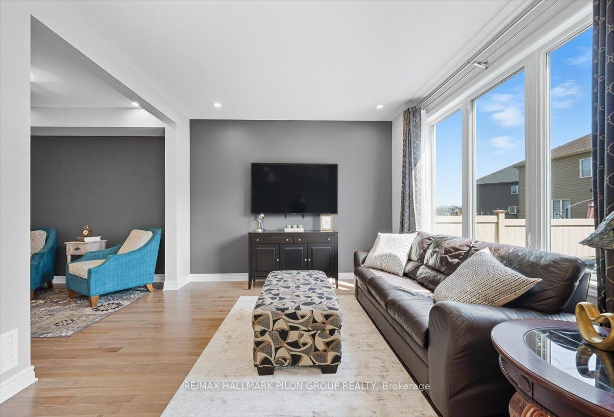 Photo 9 of 690 Decoeur Drive, Ottawa, Avalon West — HOMEH