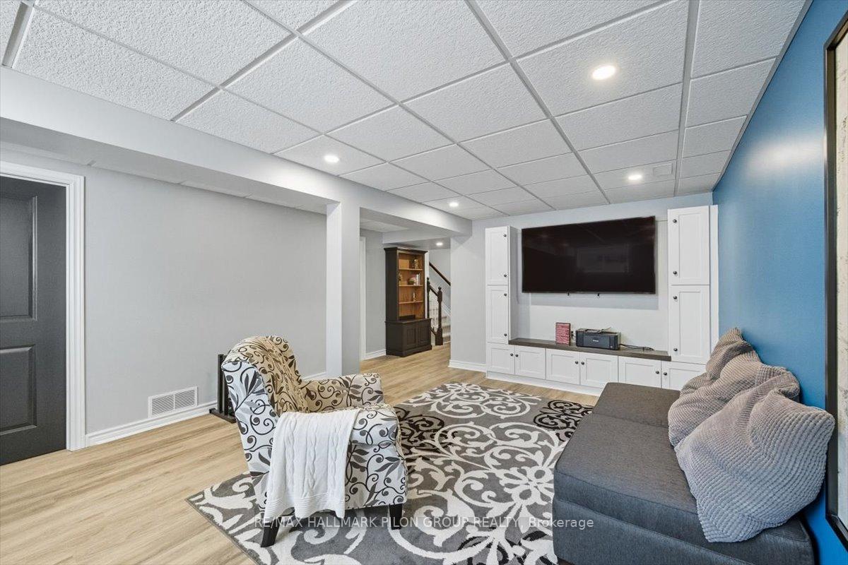 Photo 21 of 690 Decoeur Drive, Ottawa, Avalon West — HOMEH