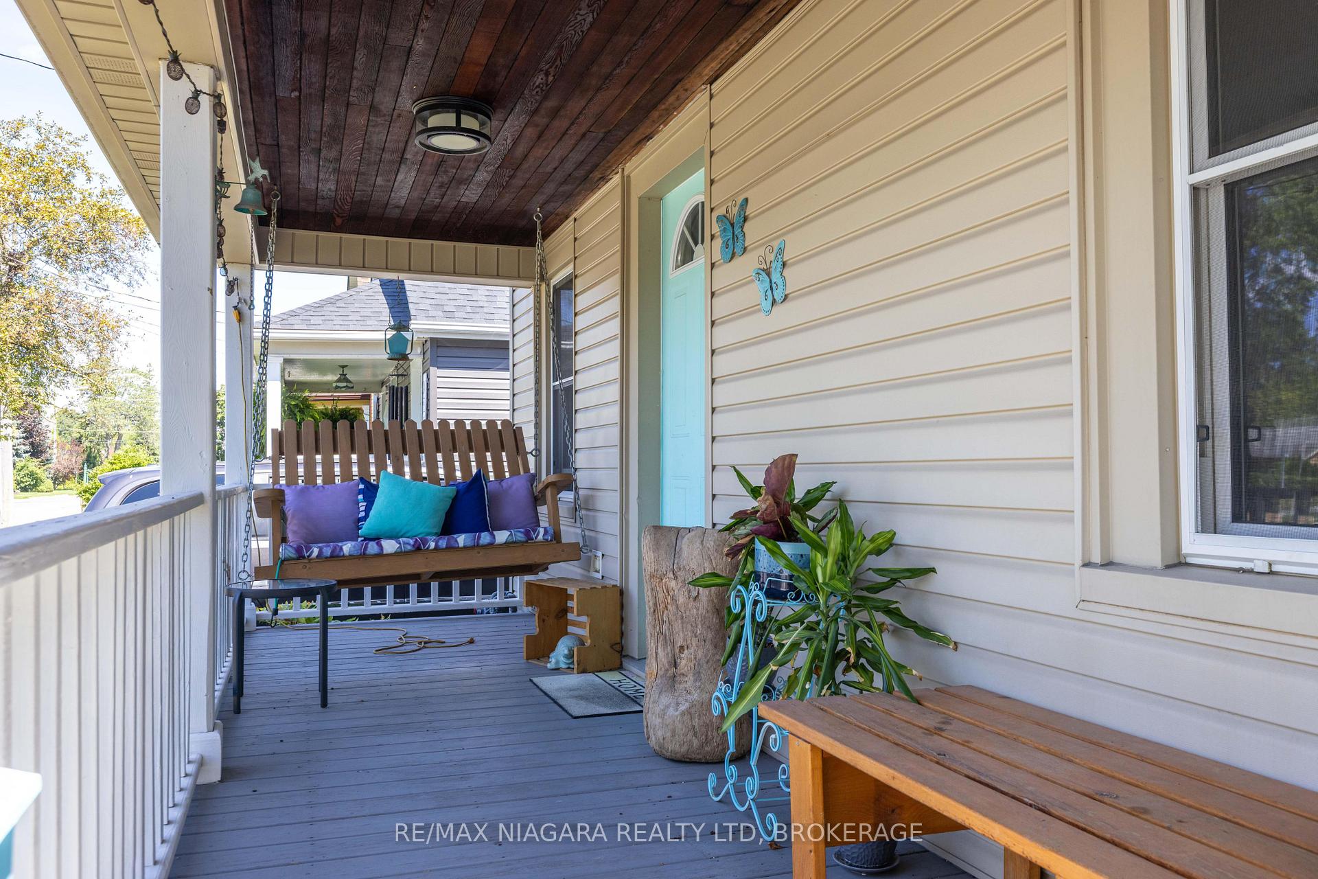 Photo 2 of 3956 St James Avenue, Niagara Falls, Stamford — HOMEH