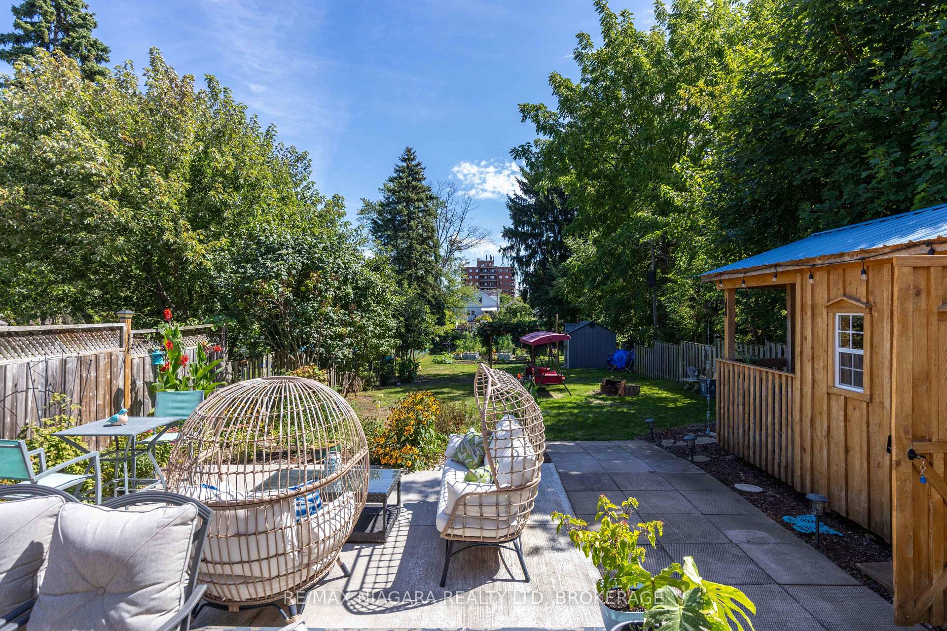 Photo 3 of 3956 St James Avenue, Niagara Falls, Stamford — HOMEH
