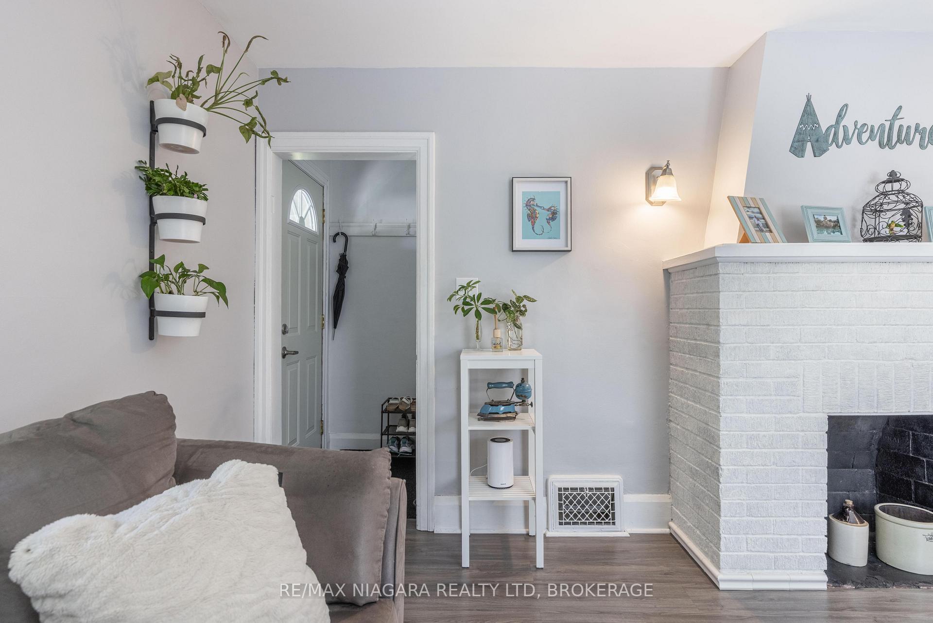 Photo 6 of 3956 St James Avenue, Niagara Falls, Stamford — HOMEH