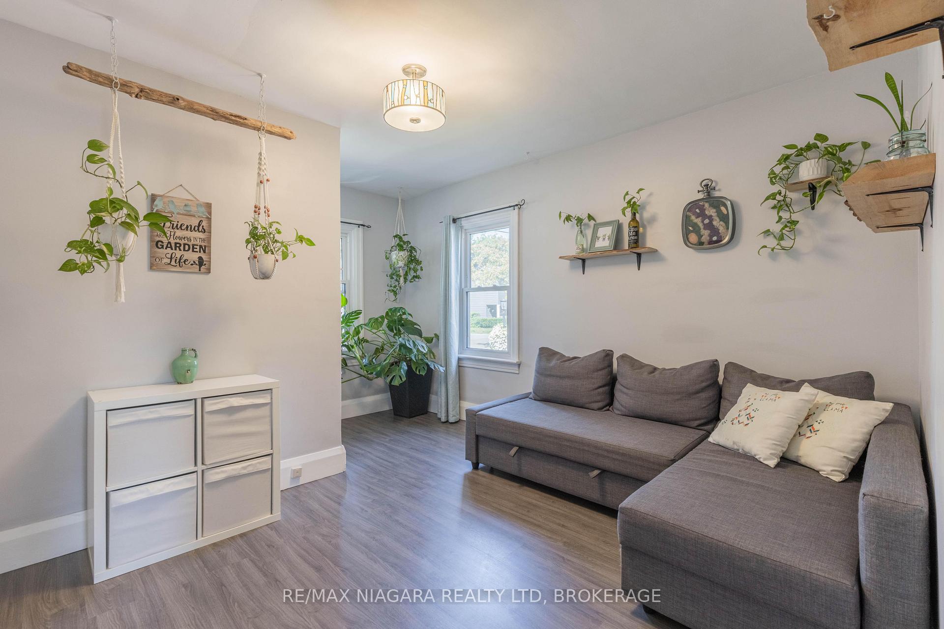 Photo 13 of 3956 St James Avenue, Niagara Falls, Stamford — HOMEH