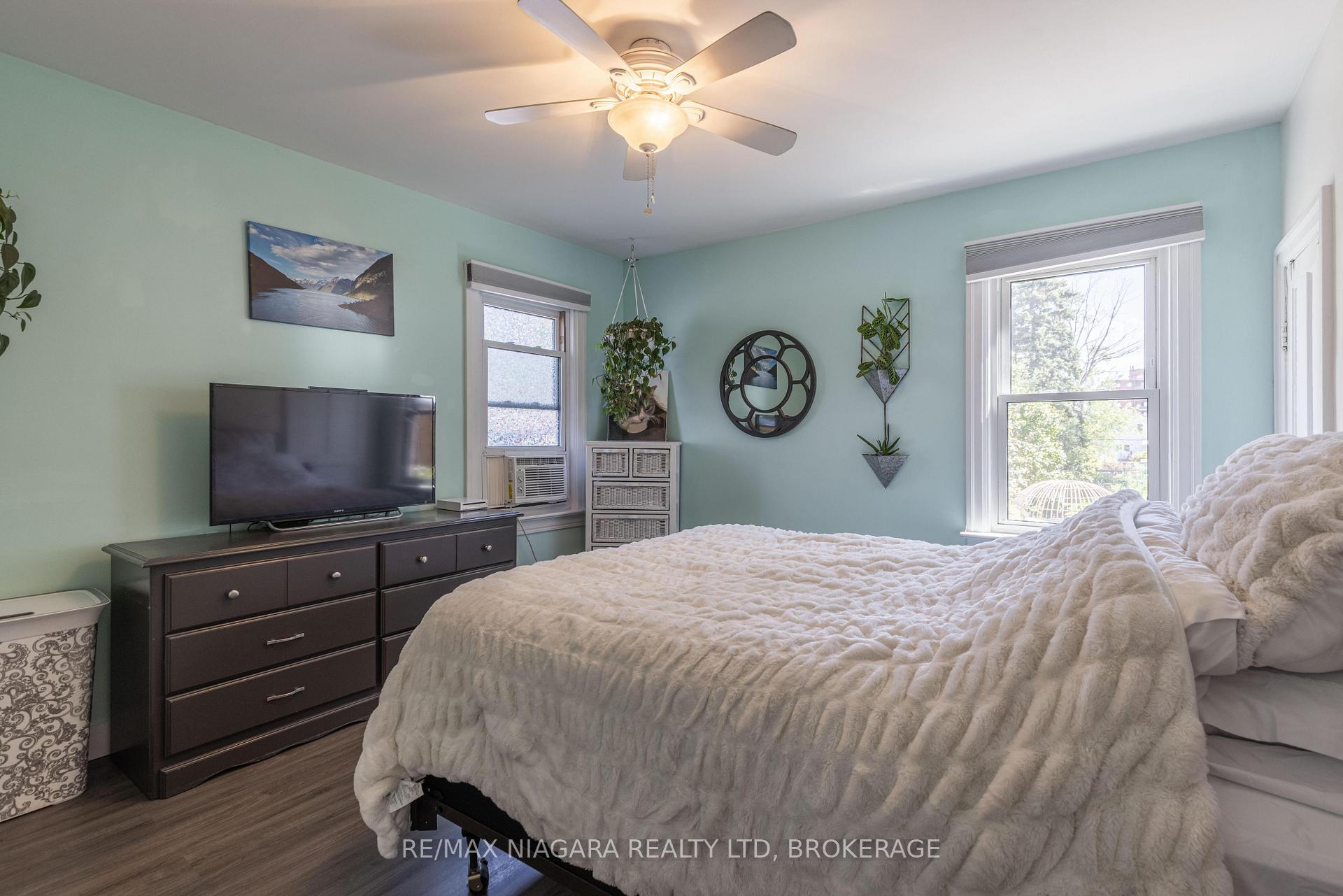 Photo 15 of 3956 St James Avenue, Niagara Falls, Stamford — HOMEH