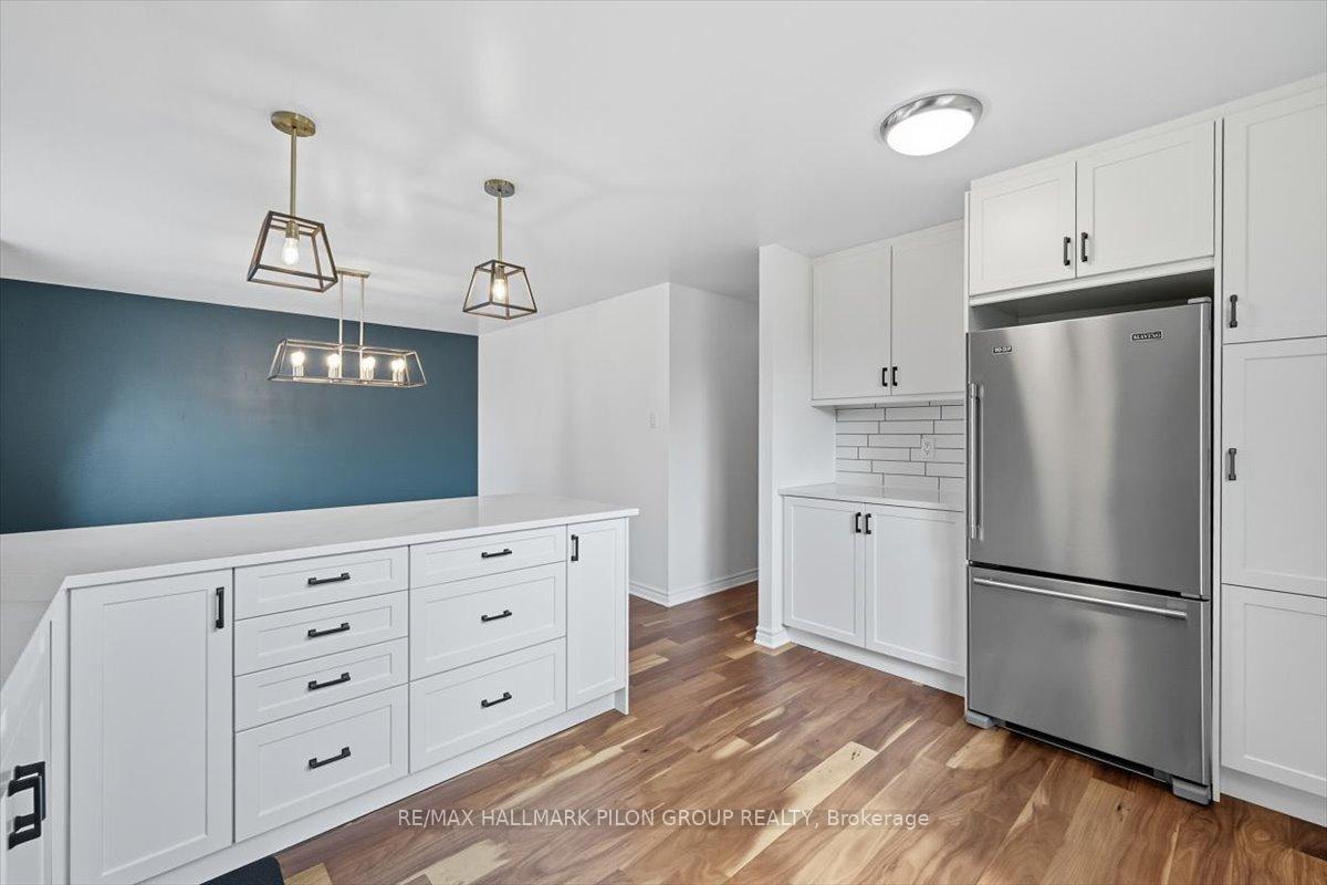 Photo 4 of 1577 Prestwick Drive, Ottawa, Bilberry Creek/Queenswood Heights — HOMEH