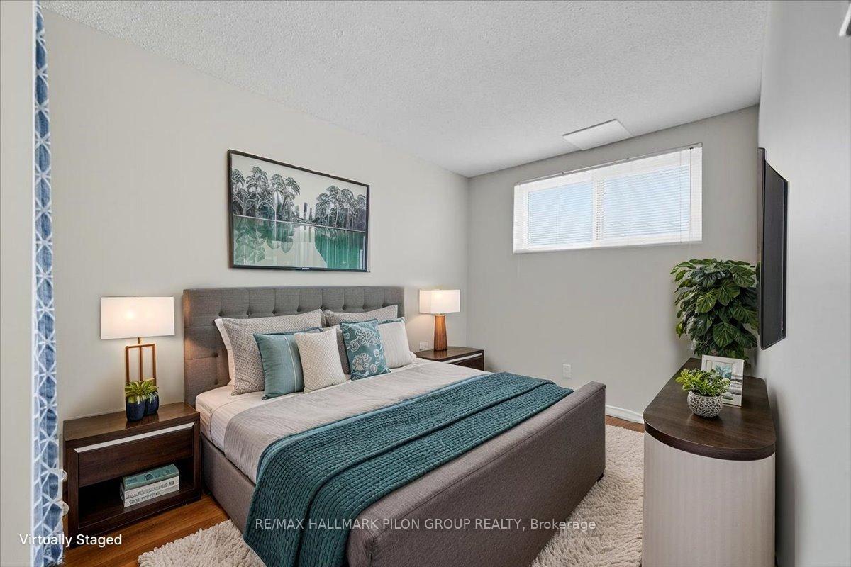 Photo 13 of 1577 Prestwick Drive, Ottawa, Bilberry Creek/Queenswood Heights — HOMEH