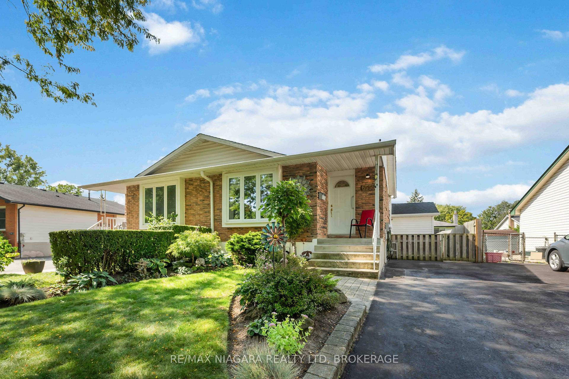 Front of 6559 Burwood Avenue