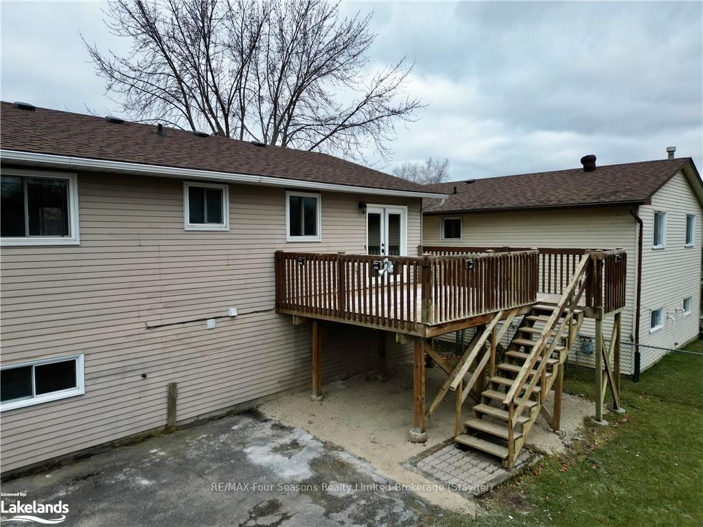 Photo 3 of 14 Korlea Crescent, Orillia — HOMEH
