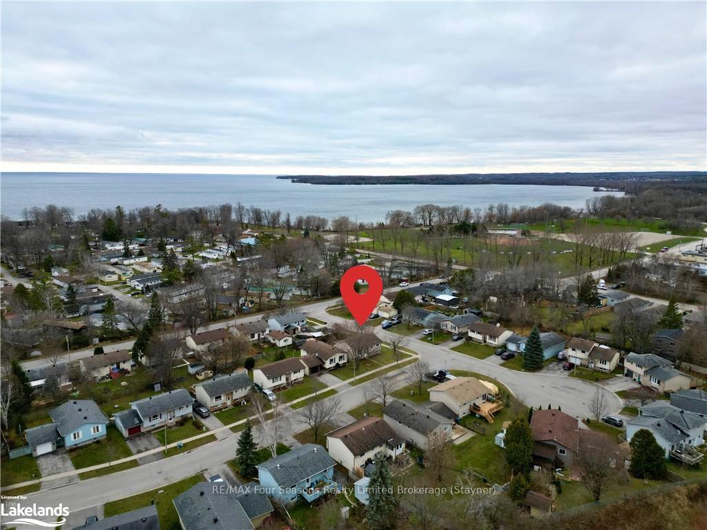 Photo 5 of 14 Korlea Crescent, Orillia — HOMEH
