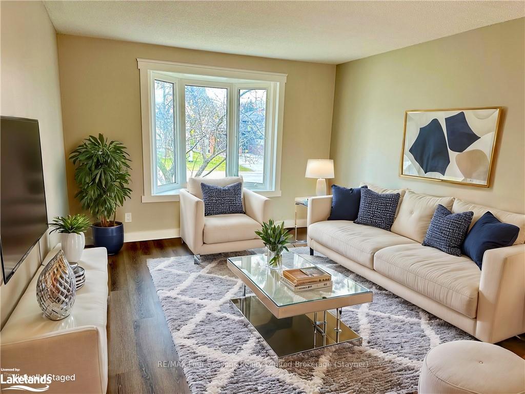 Photo 6 of 14 Korlea Crescent, Orillia — HOMEH