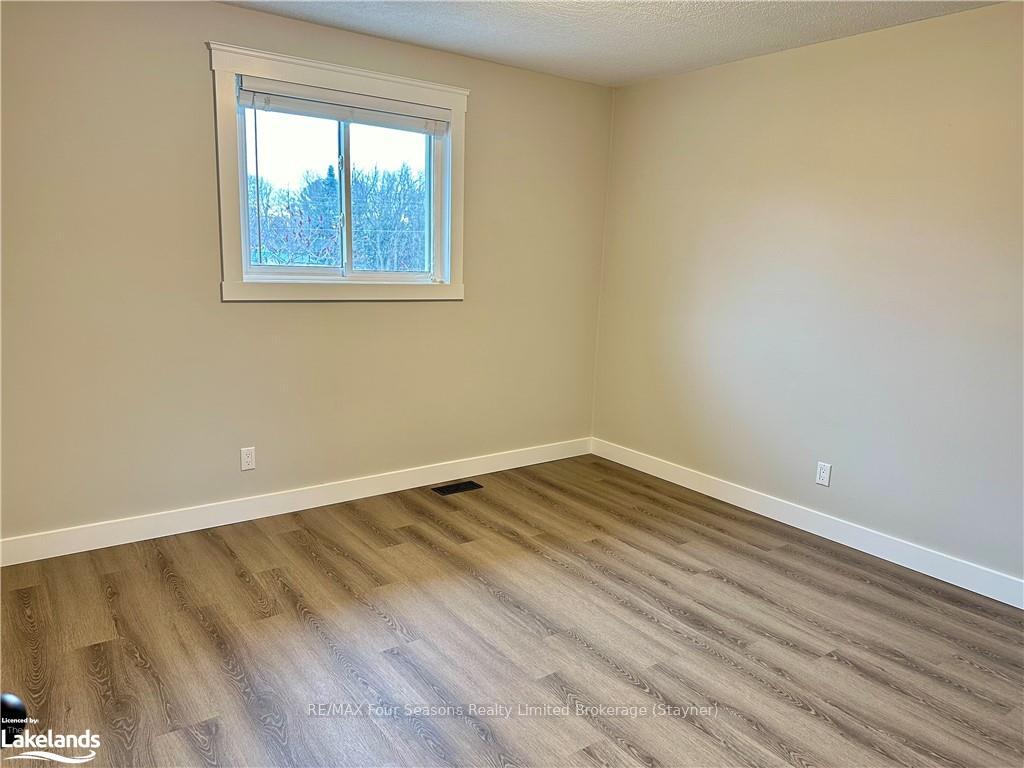 Photo 14 of 14 Korlea Crescent, Orillia — HOMEH
