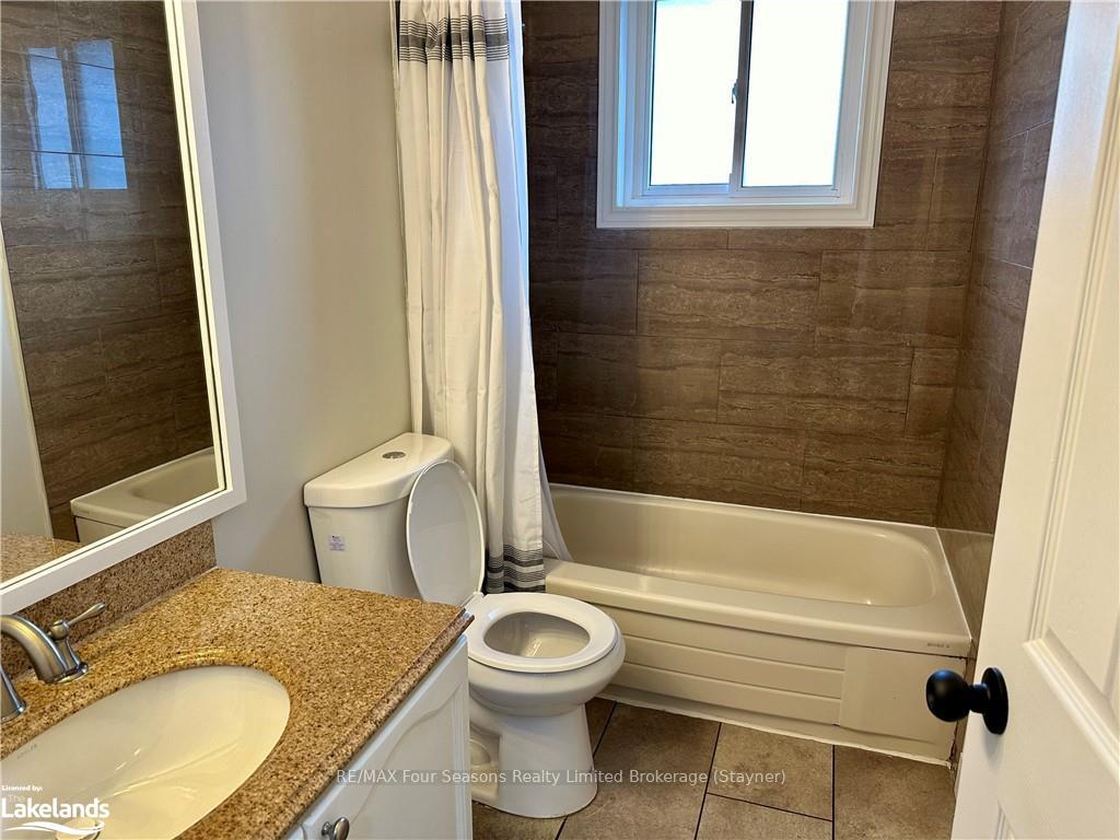 Photo 21 of 14 Korlea Crescent, Orillia — HOMEH