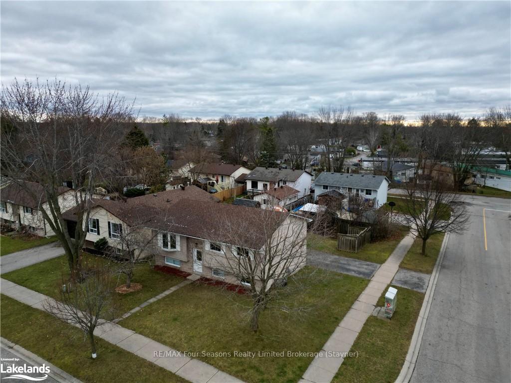 Photo 40 of 14 Korlea Crescent, Orillia — HOMEH