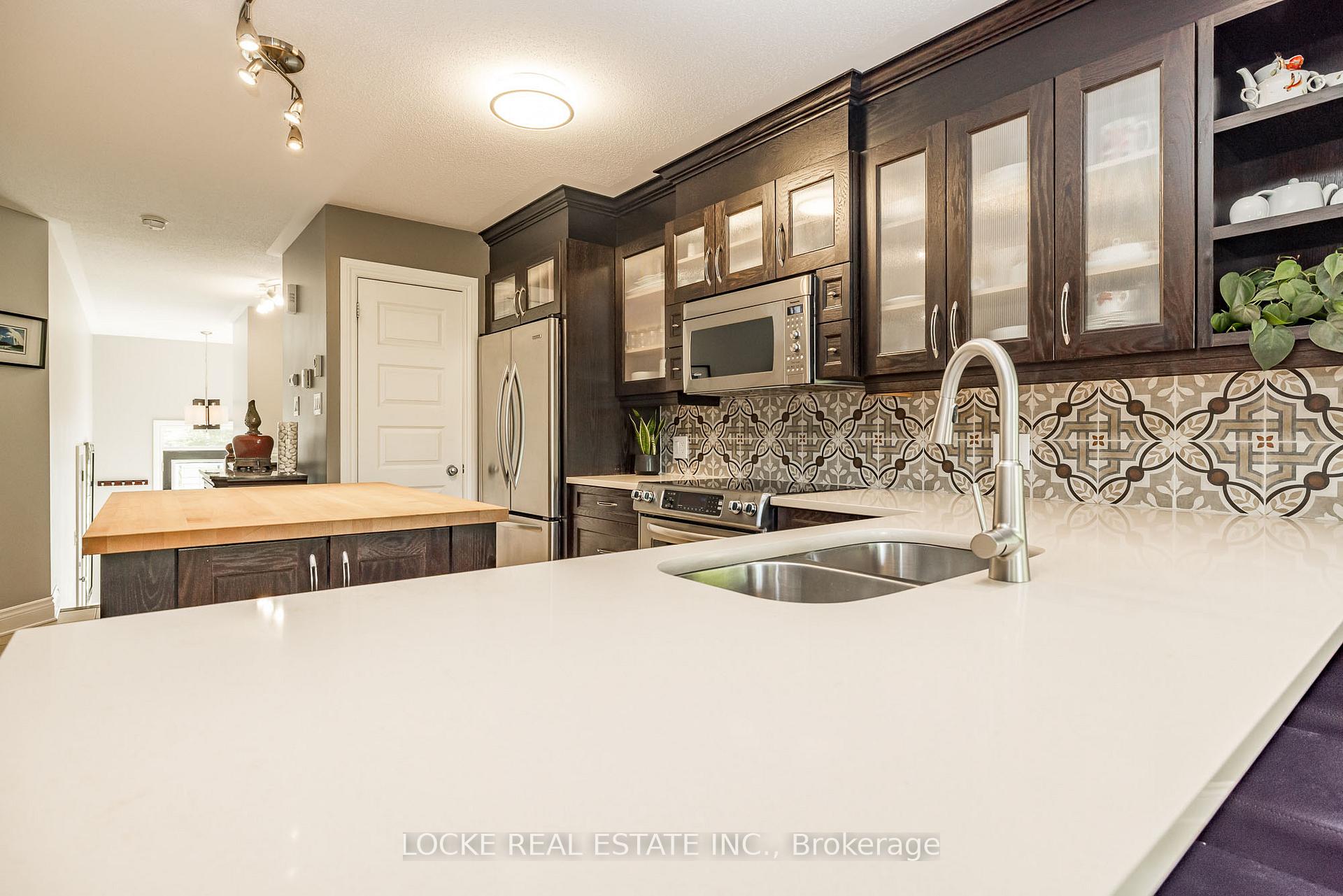 Photo 10 of 106 Parkrose Private, Ottawa, Chatelaine Village — HOMEH
