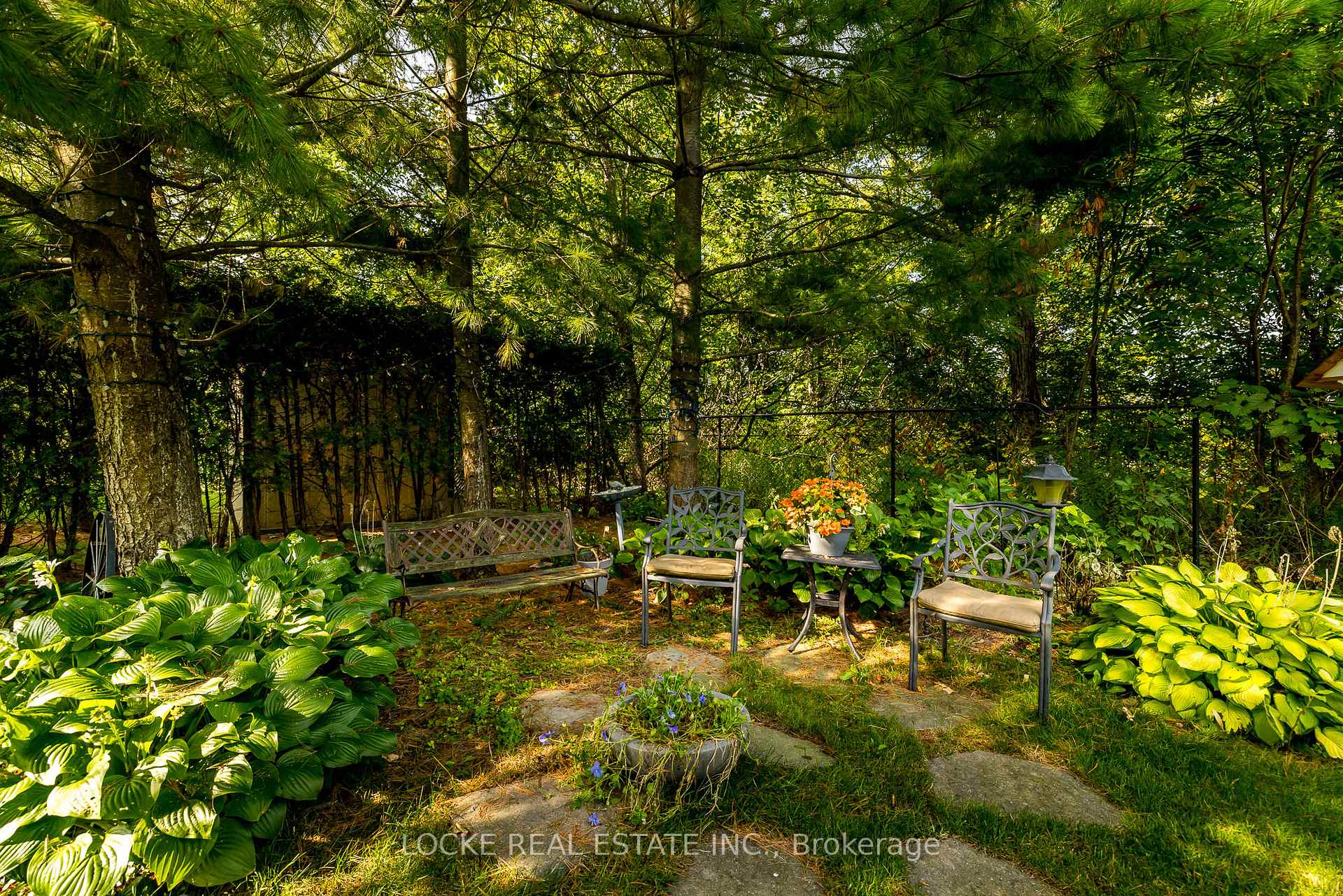 Photo 40 of 106 Parkrose Private, Ottawa, Chatelaine Village — HOMEH