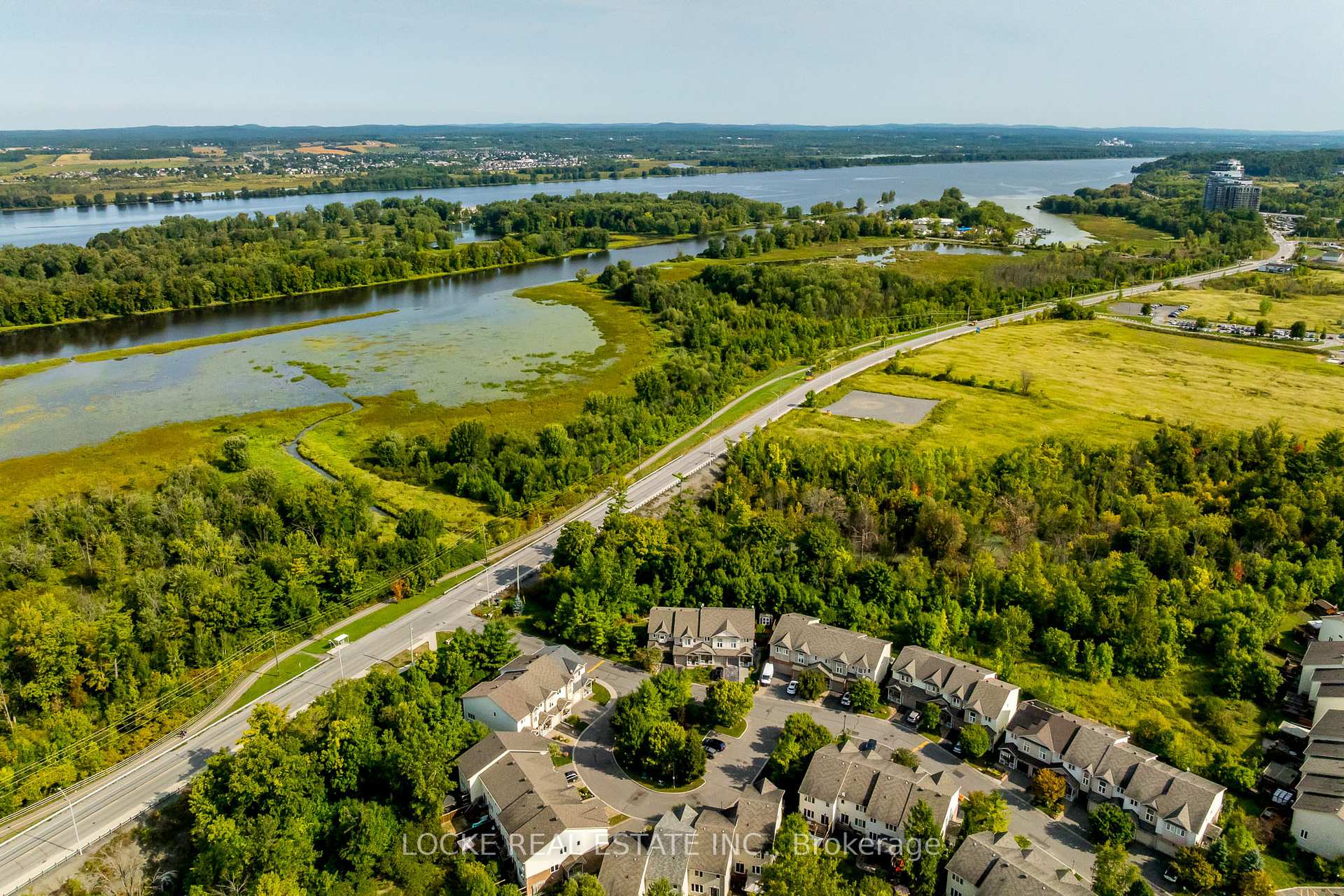 Photo 47 of 106 Parkrose Private, Ottawa, Chatelaine Village — HOMEH