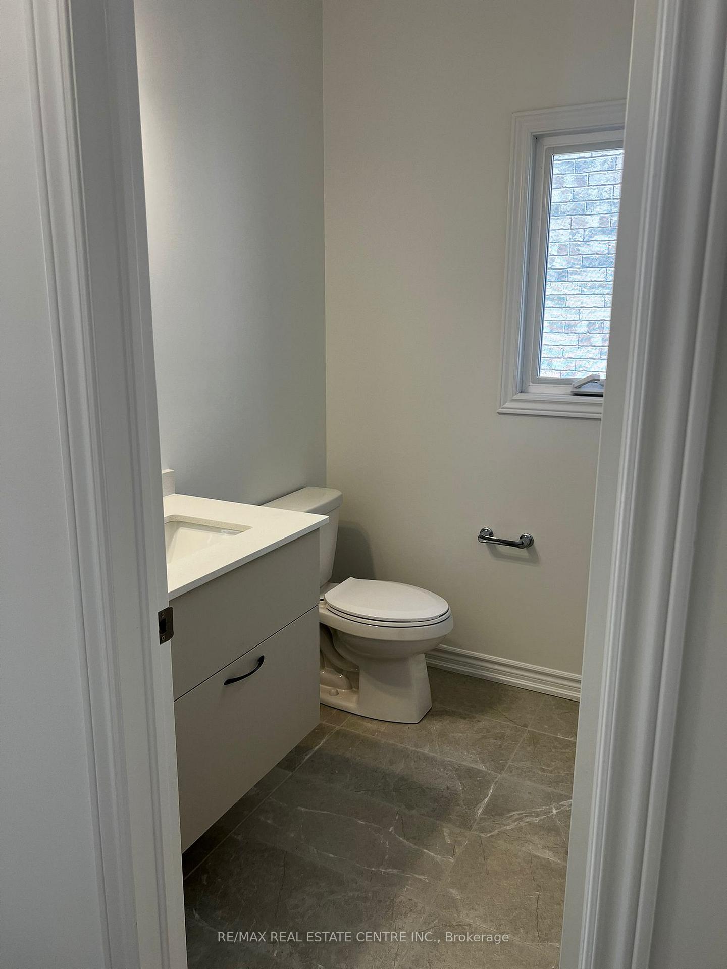 Photo 14 of 292 Bergamot Avenue, Milton, Walker — HOMEH