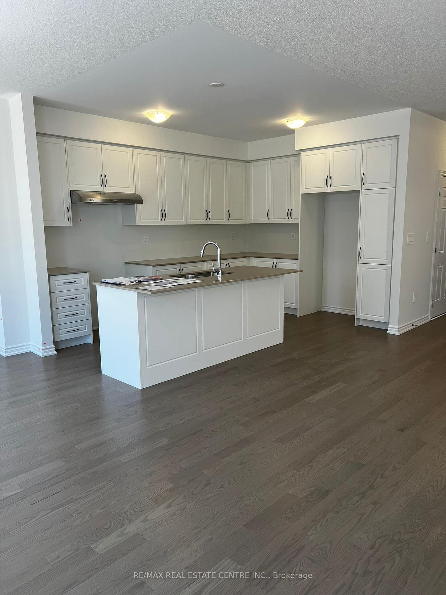 Photo 5 of 292 Bergamot Avenue, Milton, Walker — HOMEH
