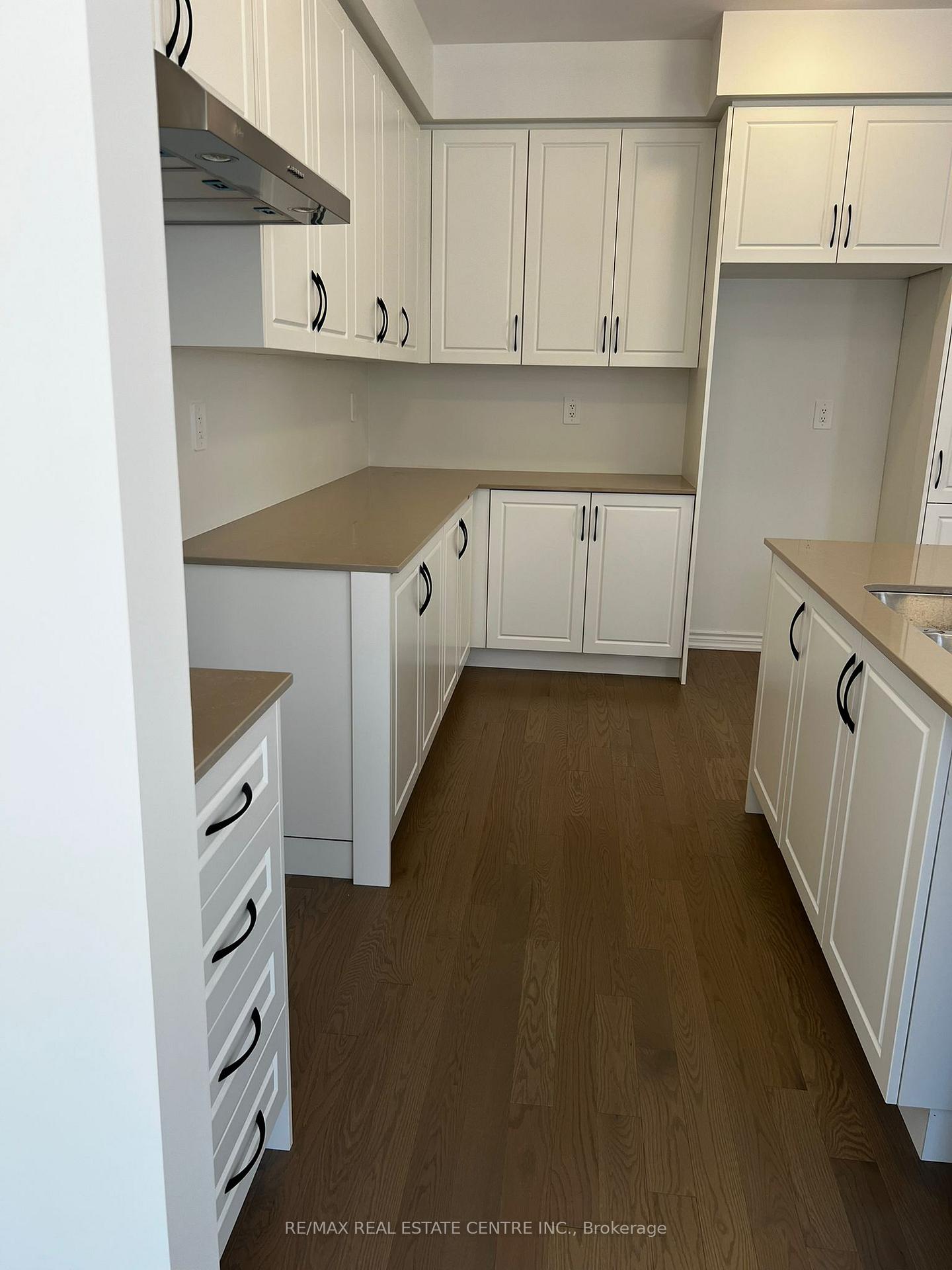 Photo 6 of 292 Bergamot Avenue, Milton, Walker — HOMEH