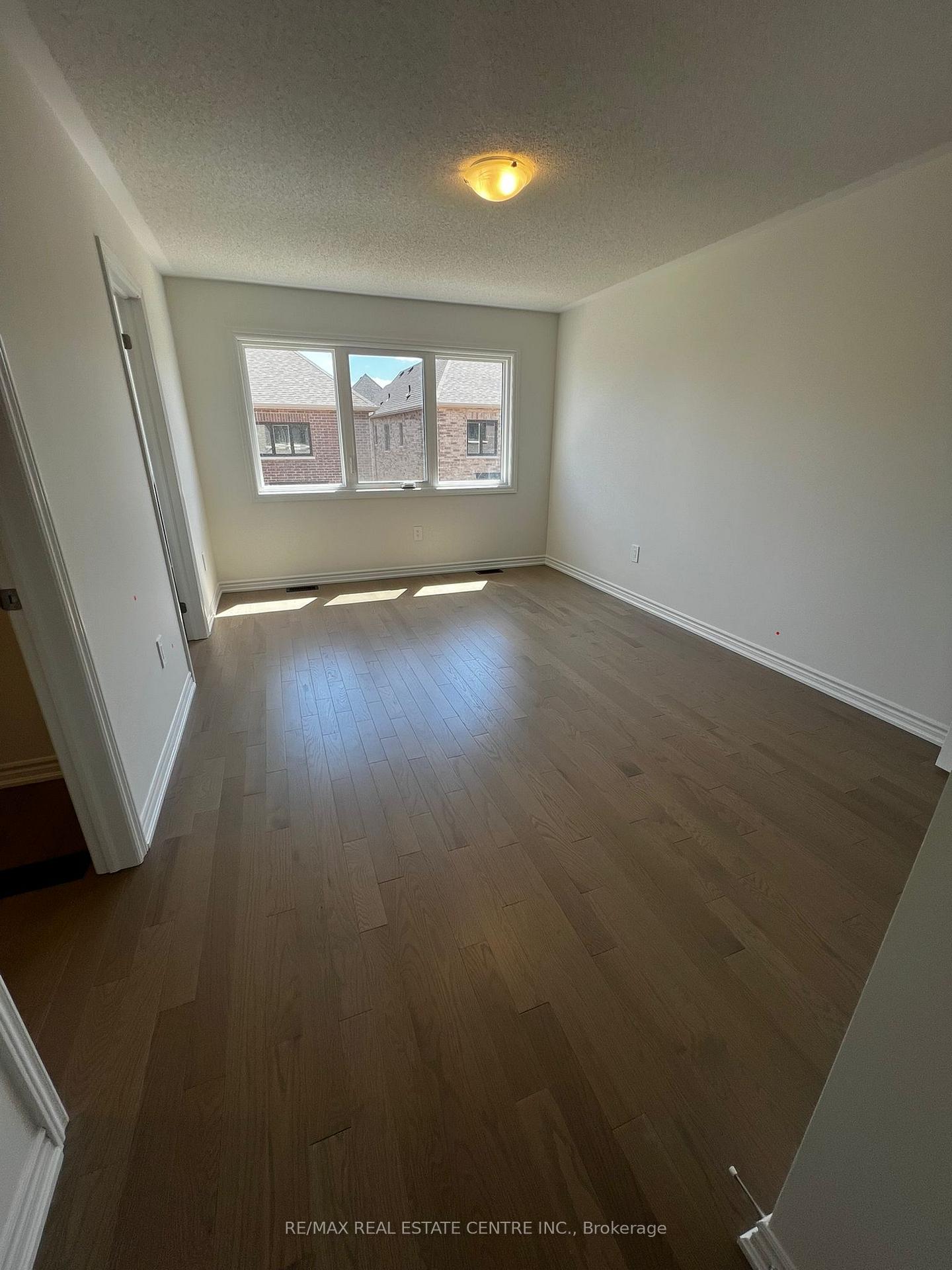 Photo 30 of 292 Bergamot Avenue, Milton, Walker — HOMEH